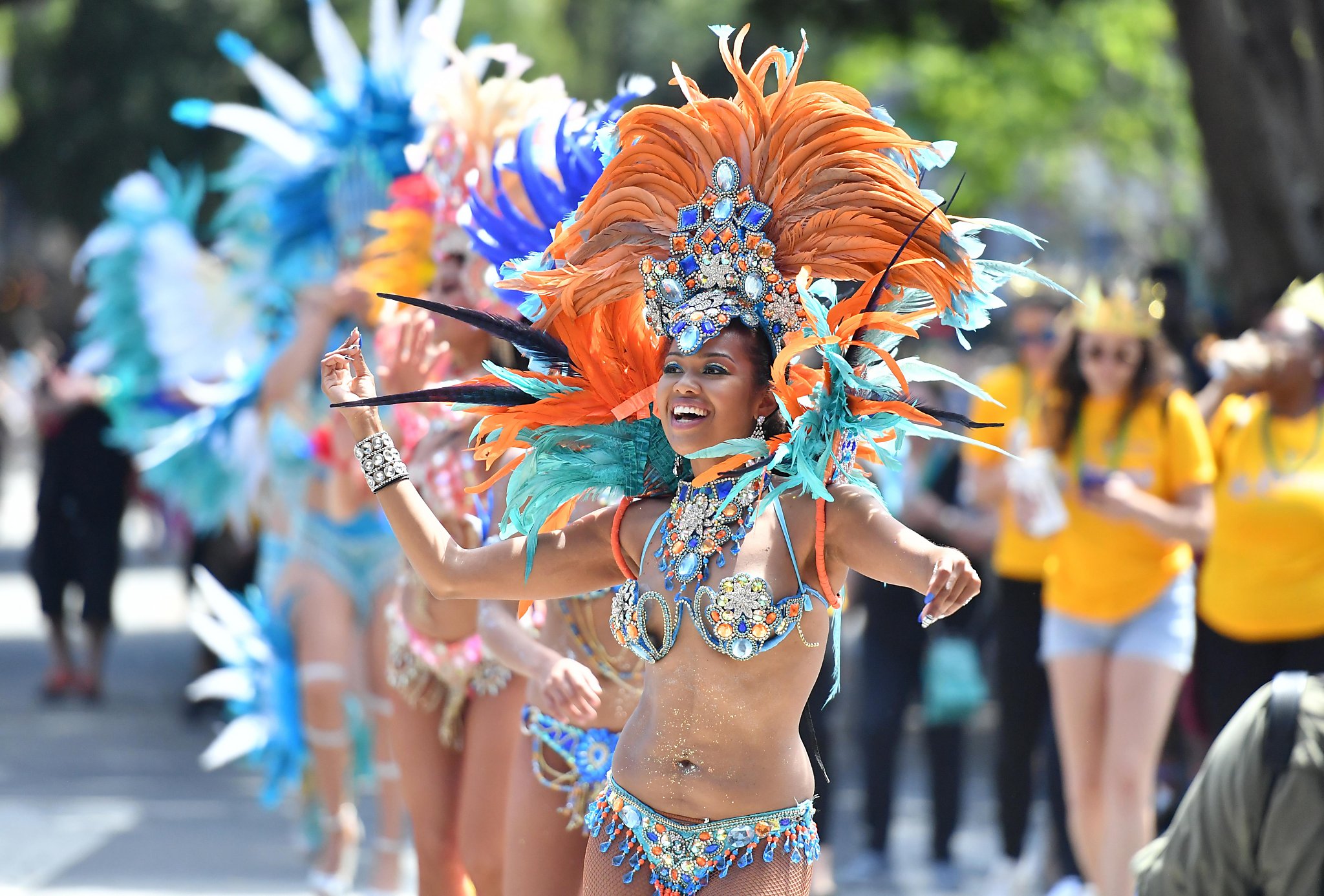 Carnaval in SF celebrates 40th anniversary with colorful parade