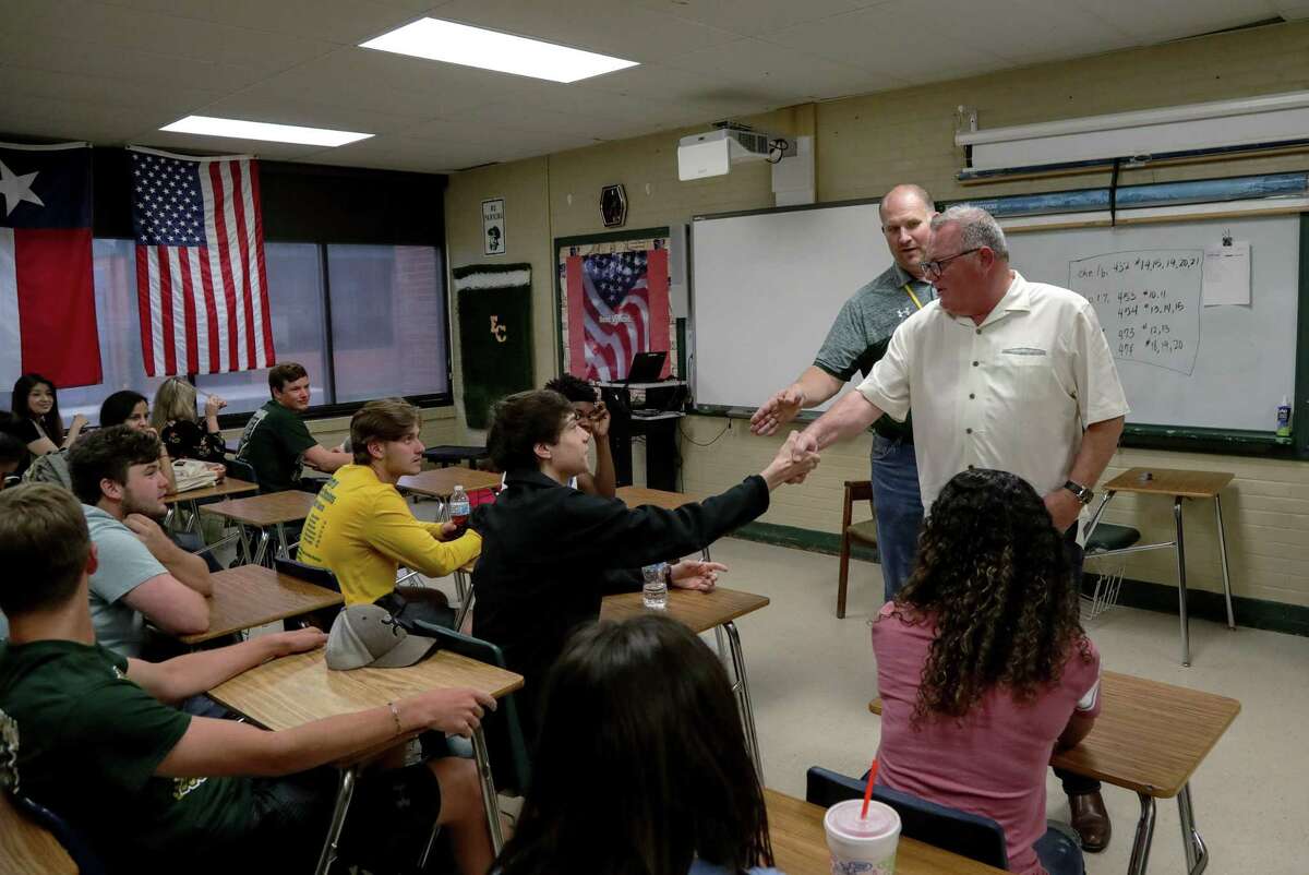 Alvin ISD superintendent announces retirement