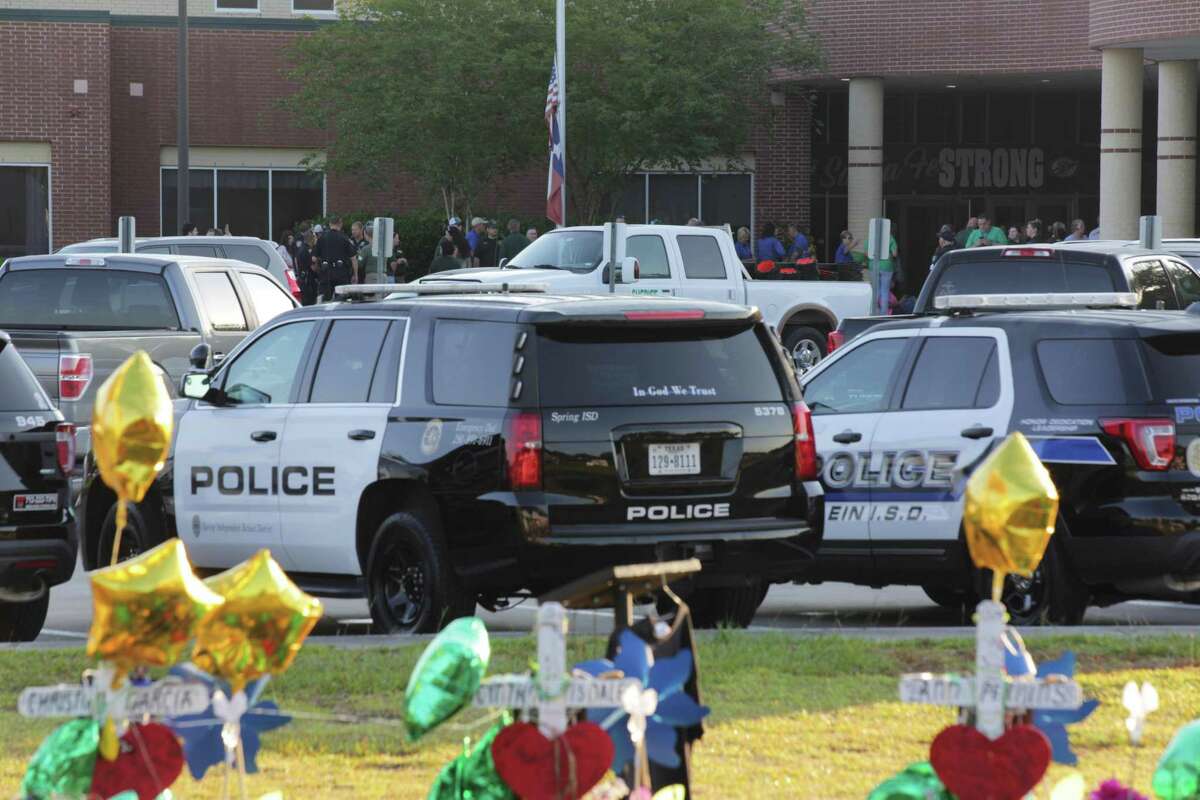 Santa Fe High School opens its doors again to welcome their students over a week after 10 people got killed on a shooting. Tuesday, May 29, 2018 in Santa Fe. ( Marie D. De Jesus / Houston Chronicle)