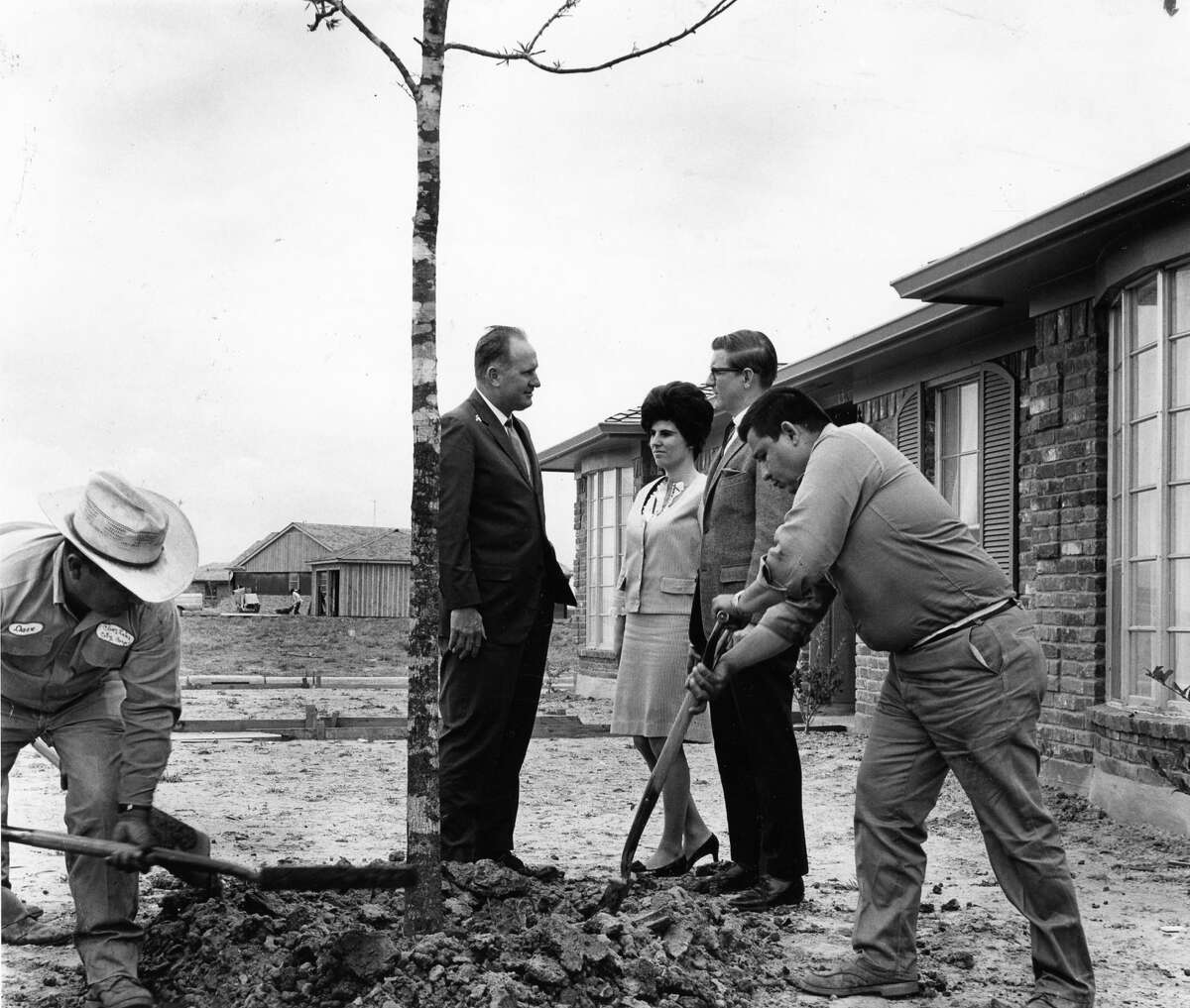 Vintage photos show Clear Lake 50 years ago, when NASA first put a man