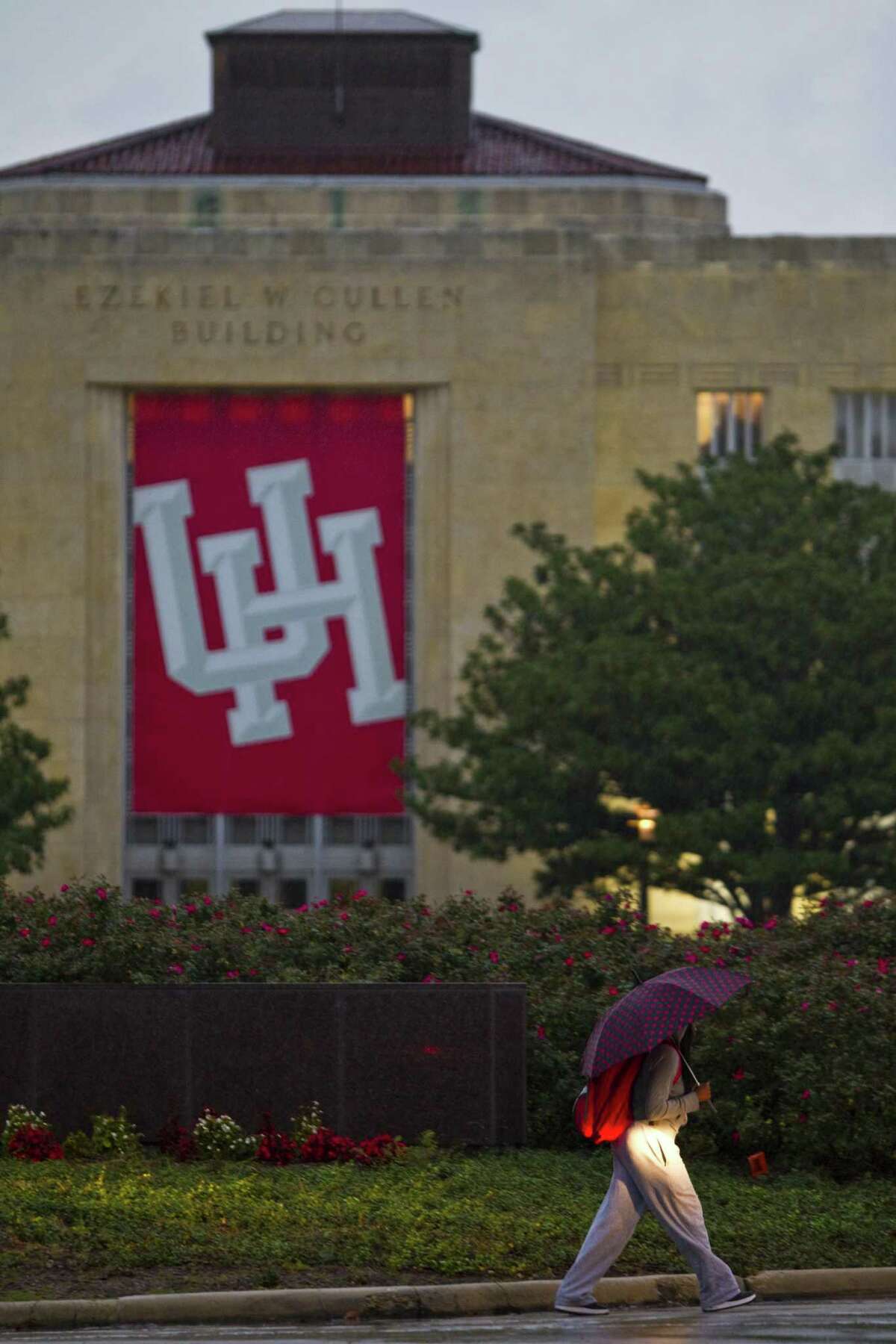 The University of Houston, citing a new state law, asked speakers to sign a clause pledging to not boycott Israel.