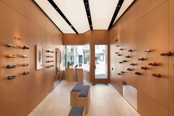 rothys pop up store