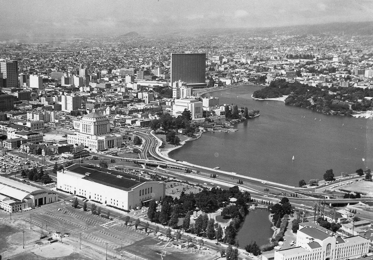 Aerial photo of Lake Merritt in Oakland, August 30 1961