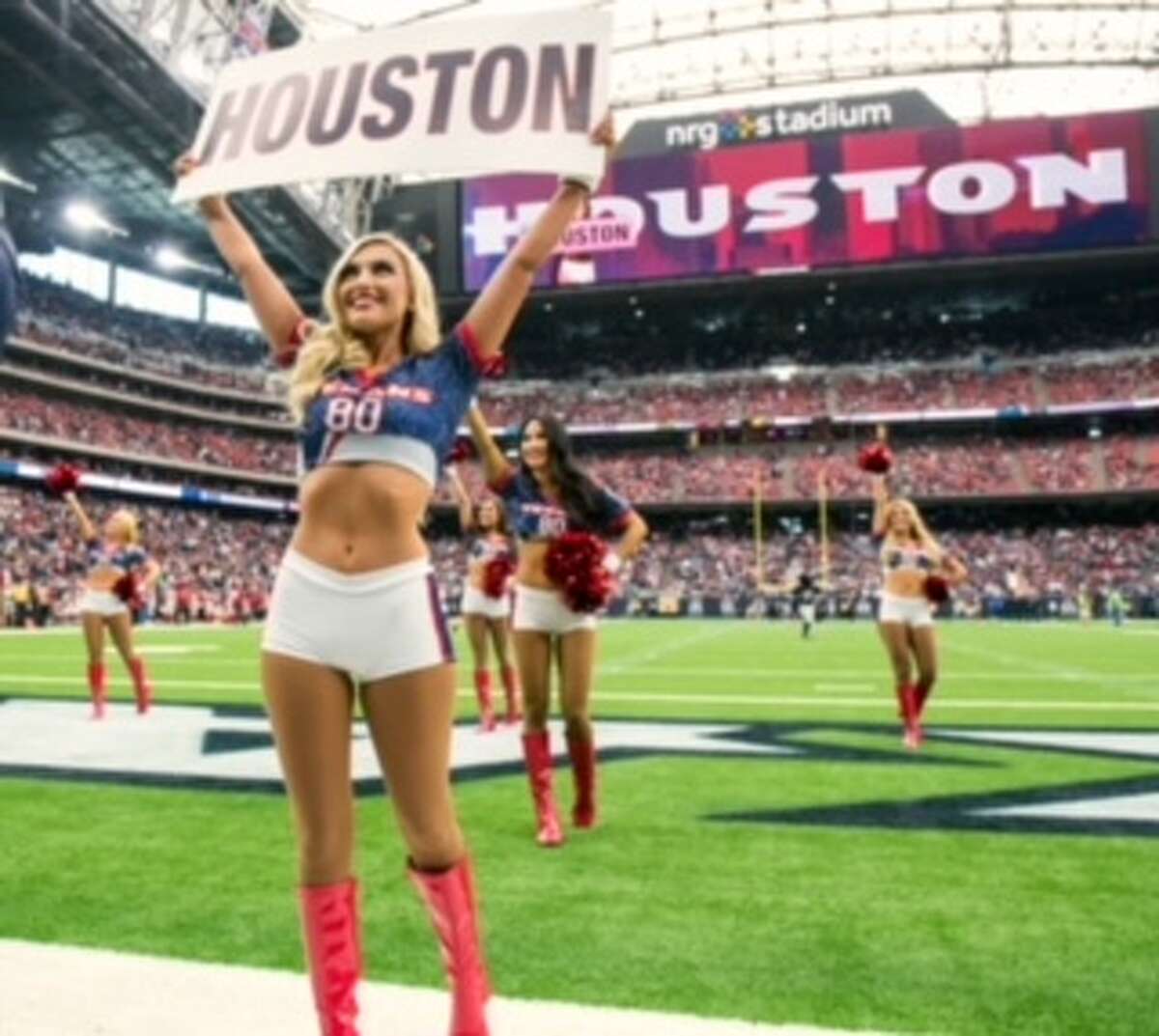 Former Texans Cheerleaders Claim Sex Discrimination In New Lawsuit 