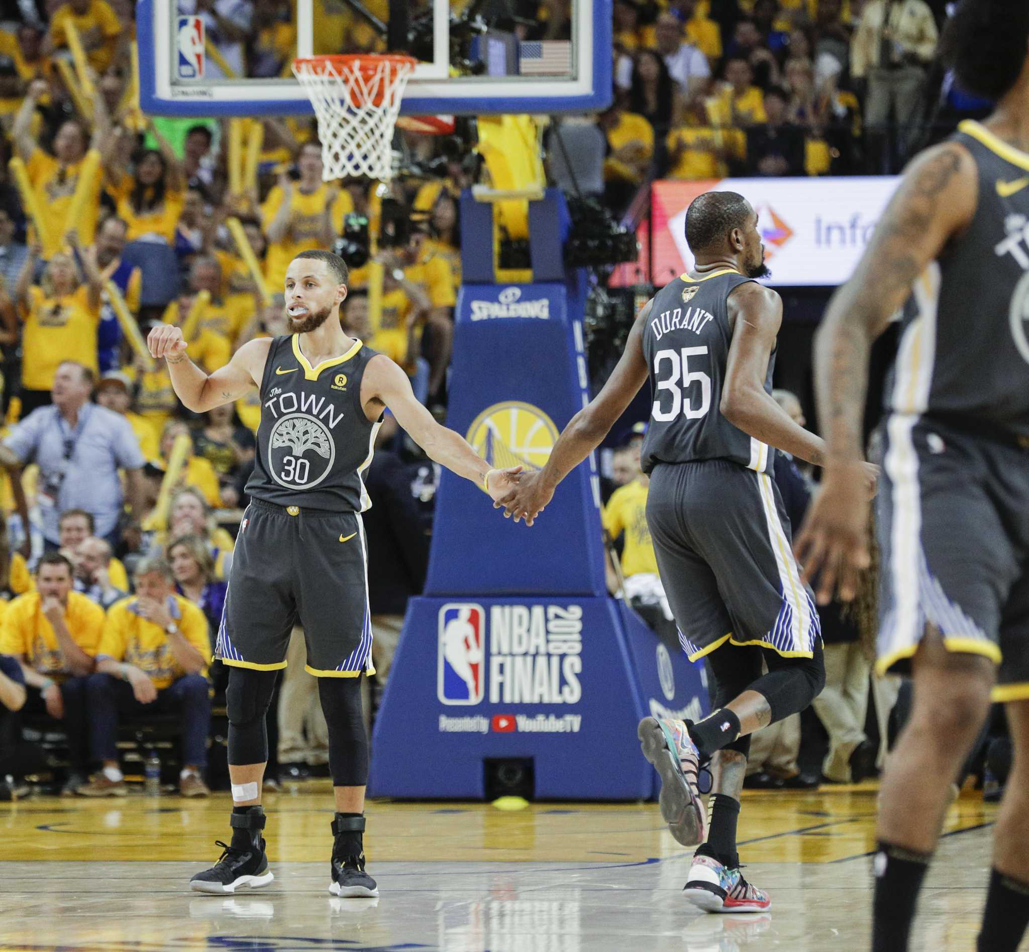 Warriors Ride Stephen Curry’s Big 4th Quarter To Game 2 Win Over Cavs In Nba Finals