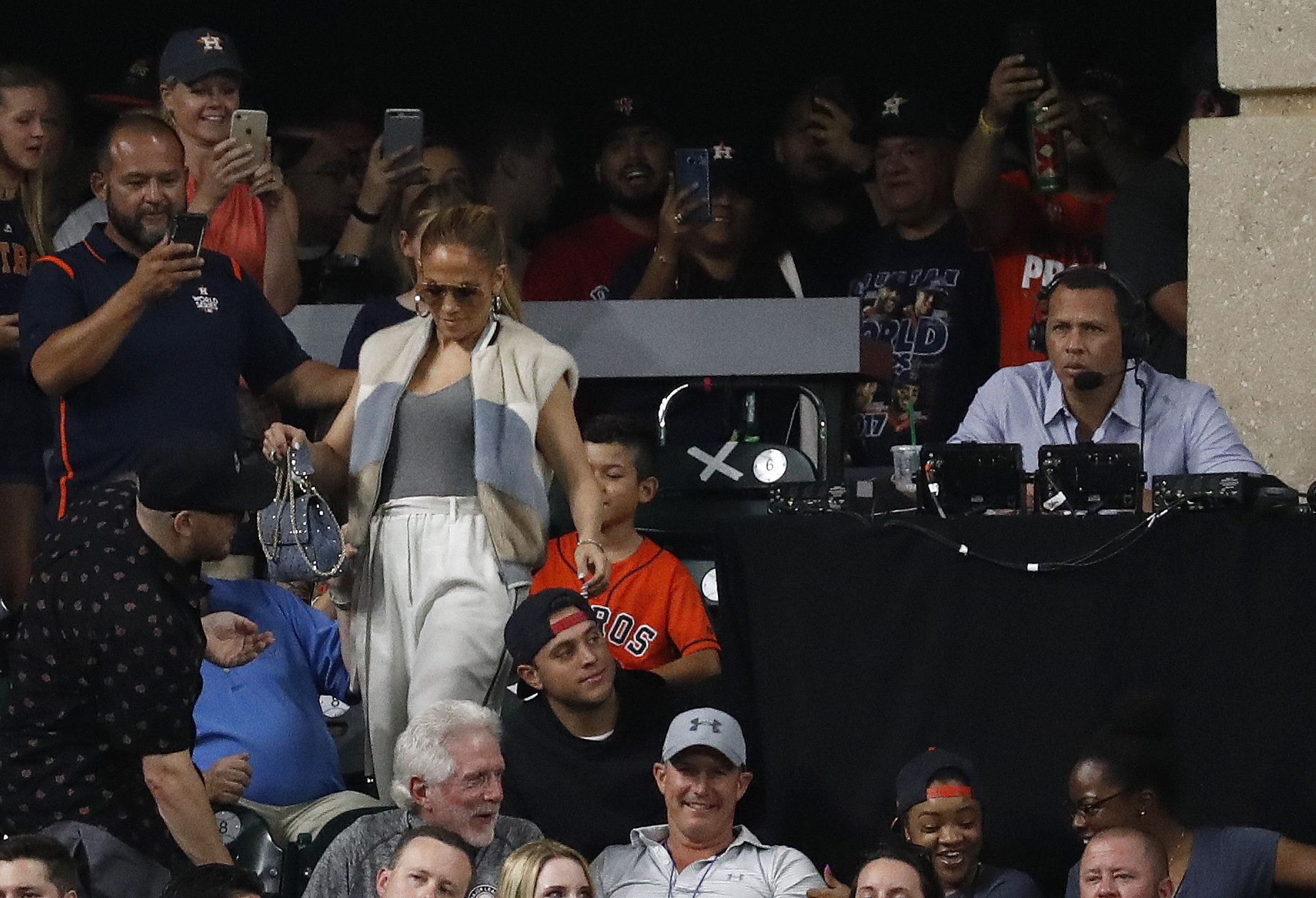 Houston Astros' wives meet Jennifer Lopez at star's Houston