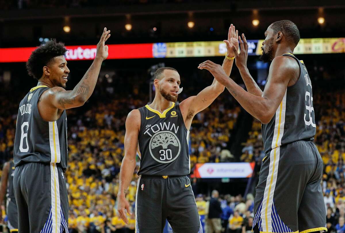 Longball legends: Reggie Jackson admires Steph Curry's quest for  back-to-back titles