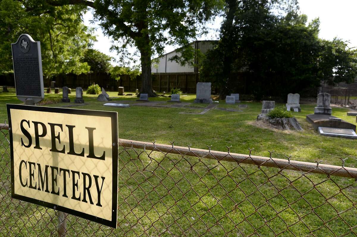 Photos Spell Cemetery remains link to pioneer past