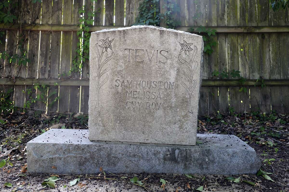Photos Spell Cemetery remains link to pioneer past