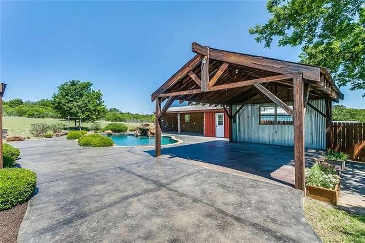 Texas highend 'Barndominium' tops list for most popular home on