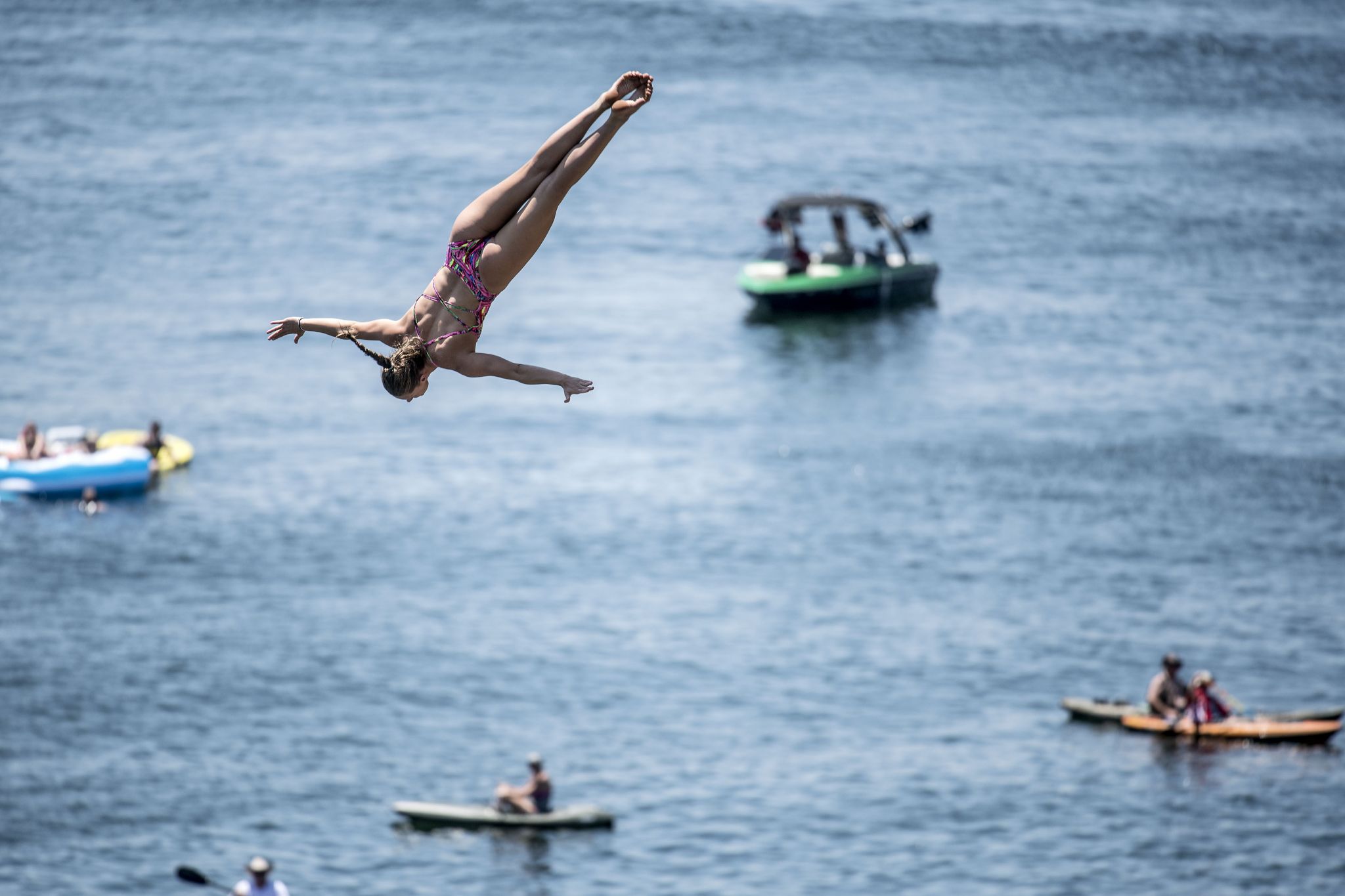 Stunning photos show people cliff diving from Texas' Hell's Gate