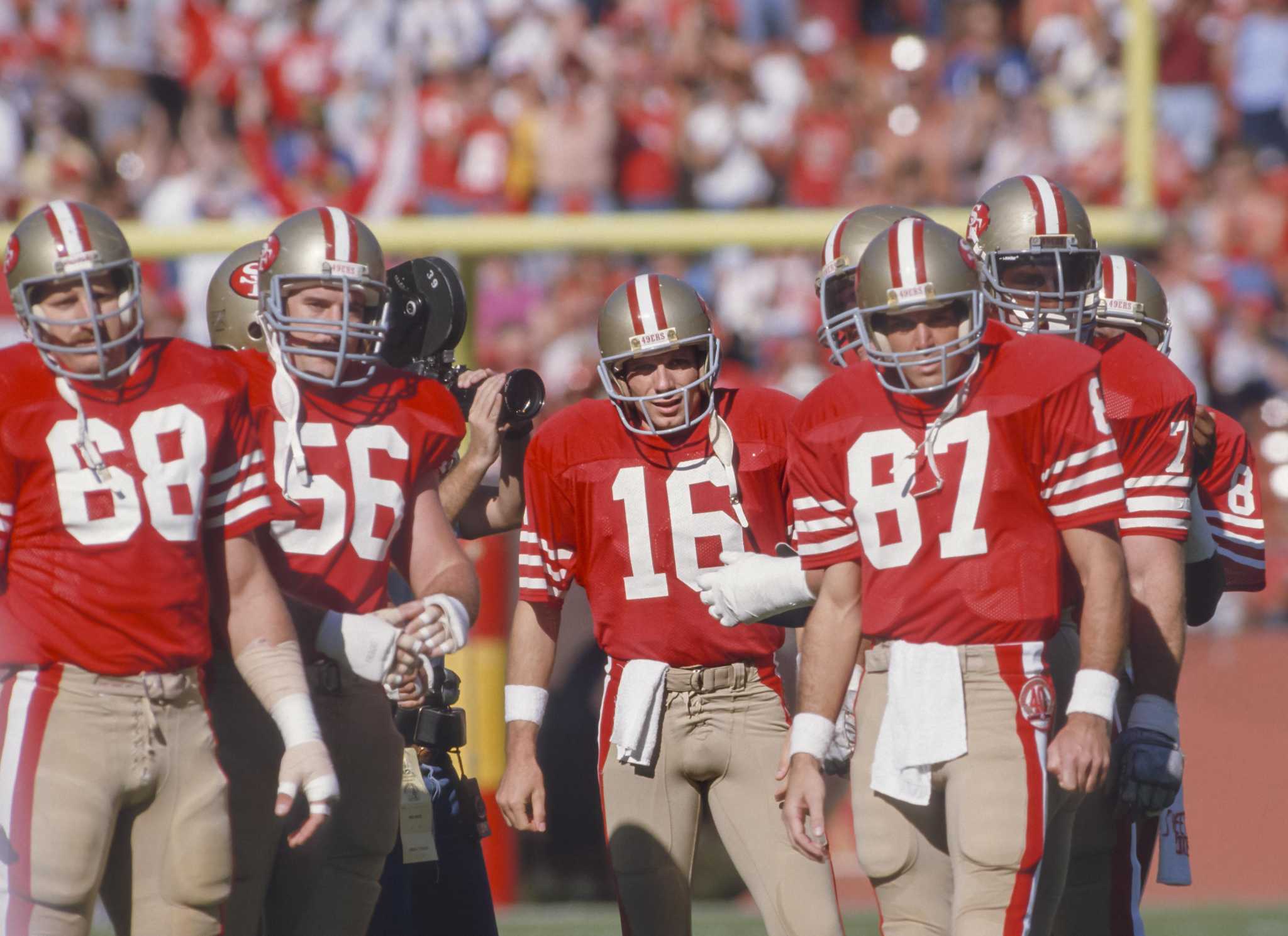 Watch: 49ers TE Dwight Clark's ashes buried next to goal post from