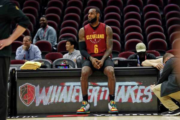 lebron shoes champs
