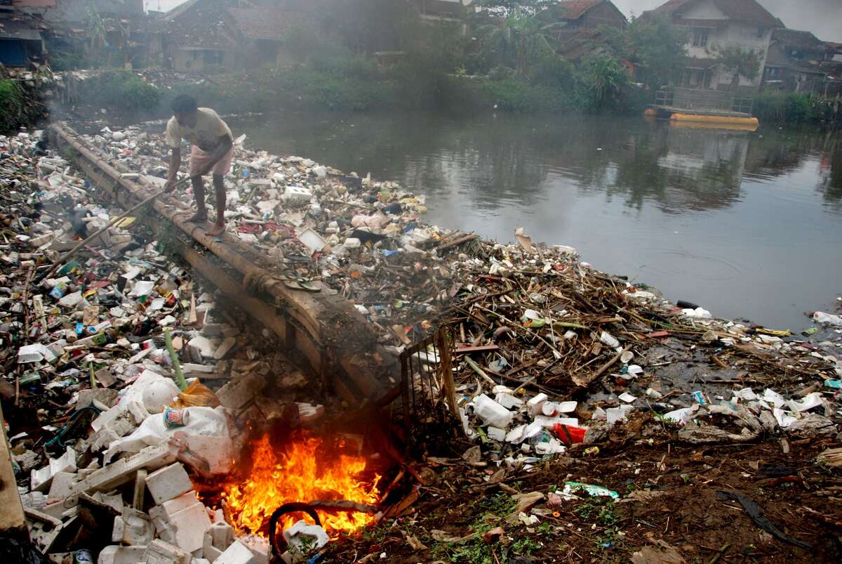 You can even burn rubbish on the Citarum River, dubbed the "world's dirtiest river", near the city of Bandung in West Java..