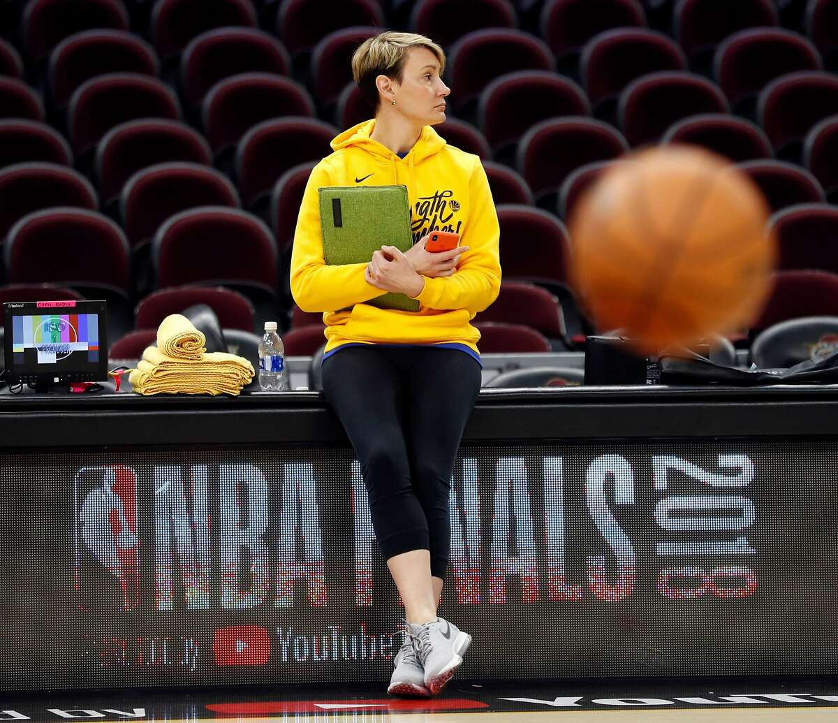 Head performance therapist Chelsea Lane to leave Warriors for Atlanta