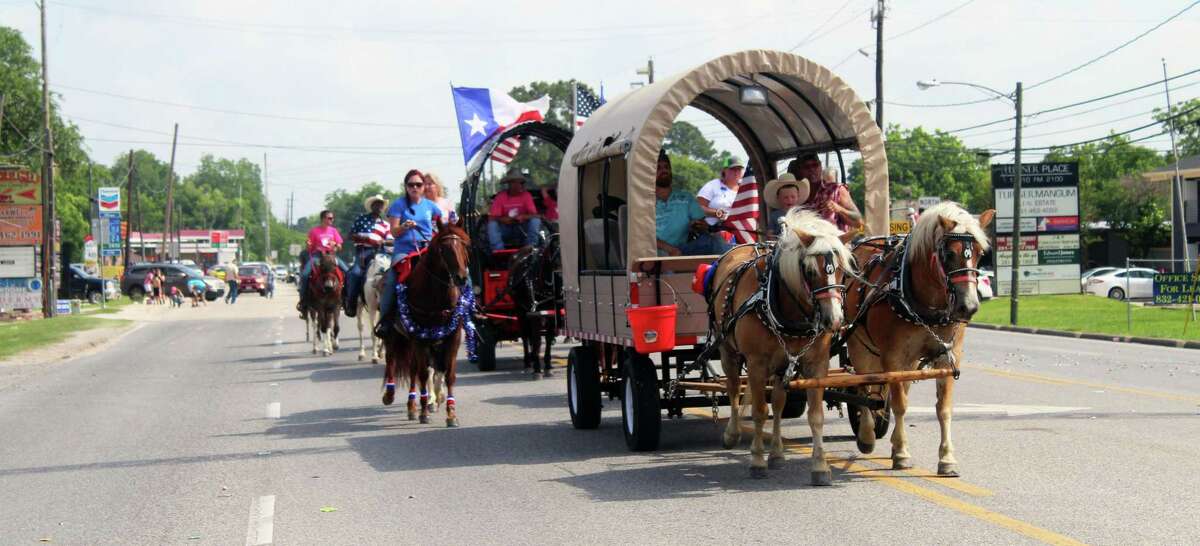 Crosby kicks off rodeo with annual parade