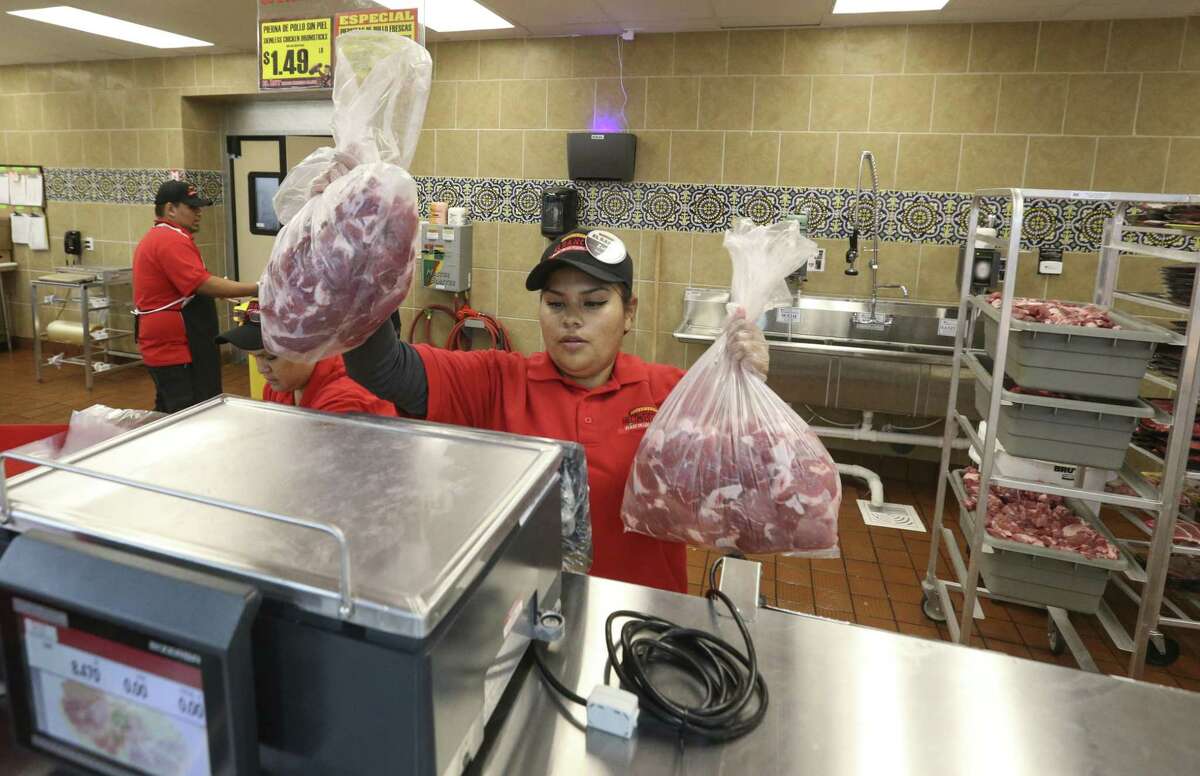 El Rancho opens first Houston supermarket to big crowds