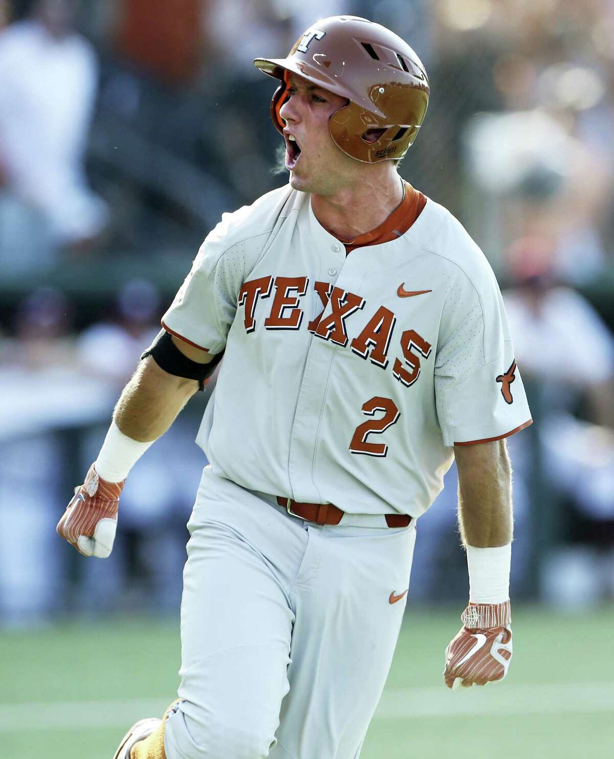 Clemens' big bat leads Texas back to College World Series