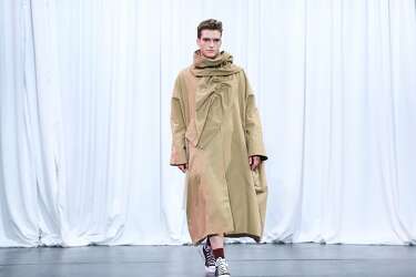 Real World Issues Show Up On Sf S Student Fashion Show Runways
