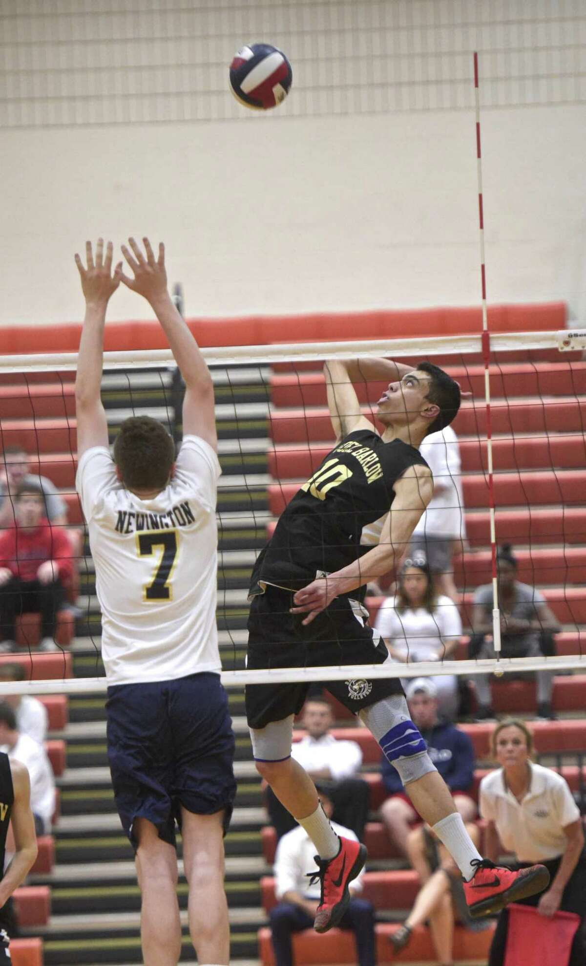 Newington edges Barlow for Class M boys volleyball crown