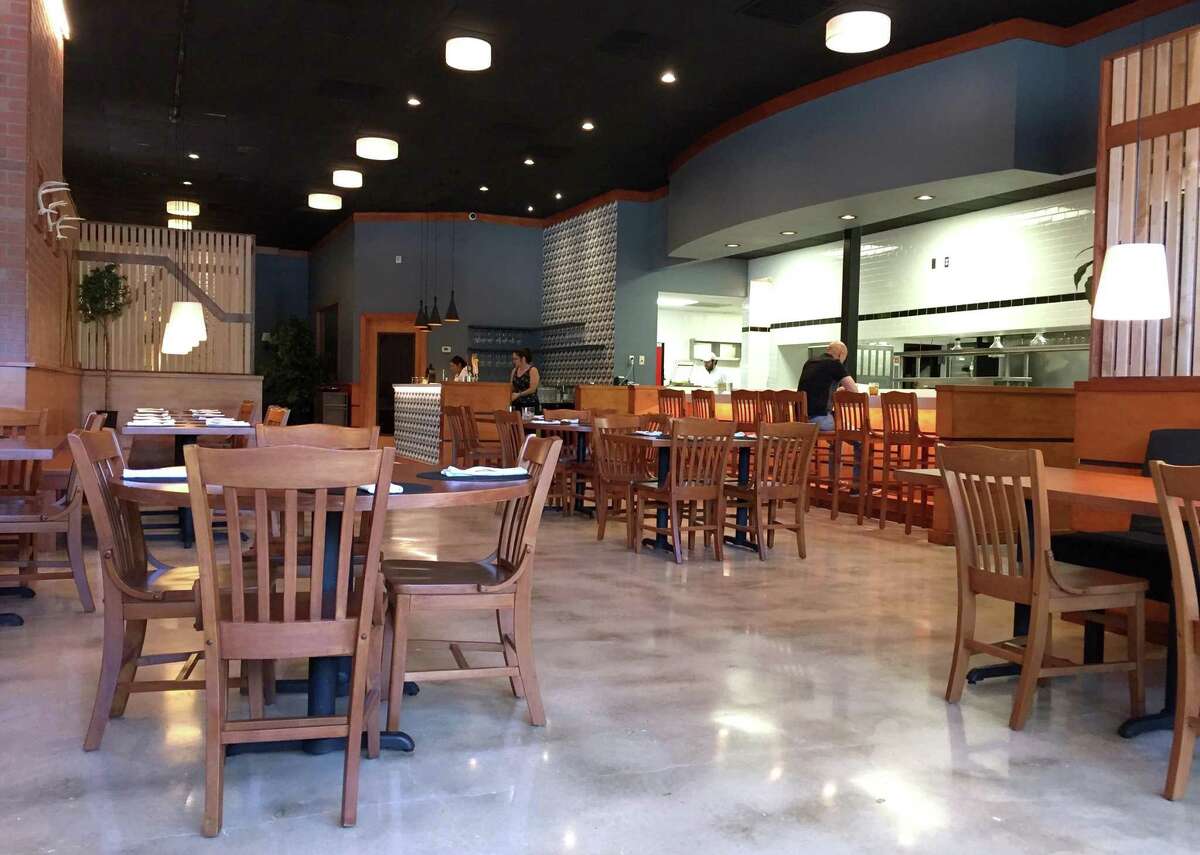 Review Spoon Eatery shows promise in Castle Hills debut