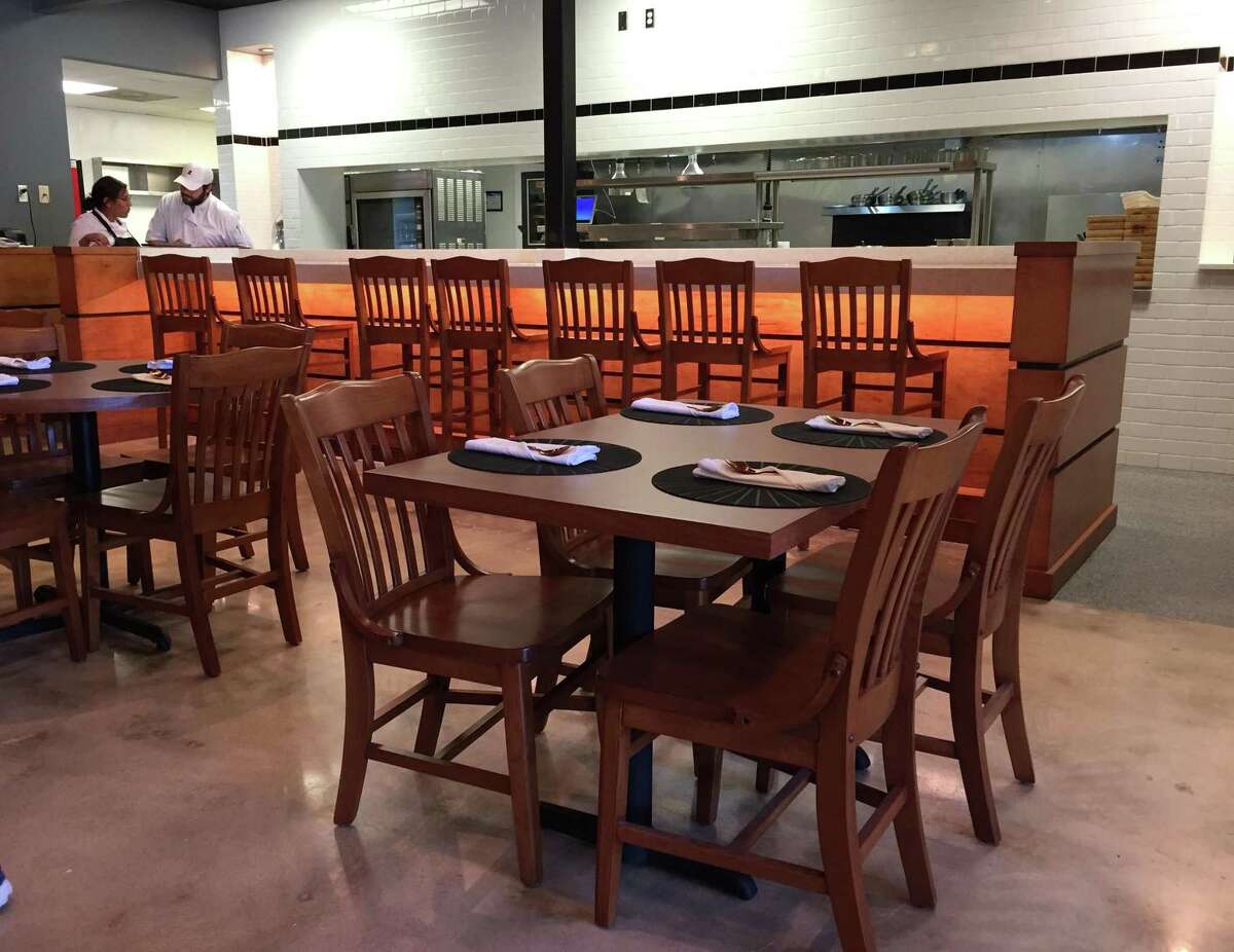 Review Spoon Eatery shows promise in Castle Hills debut