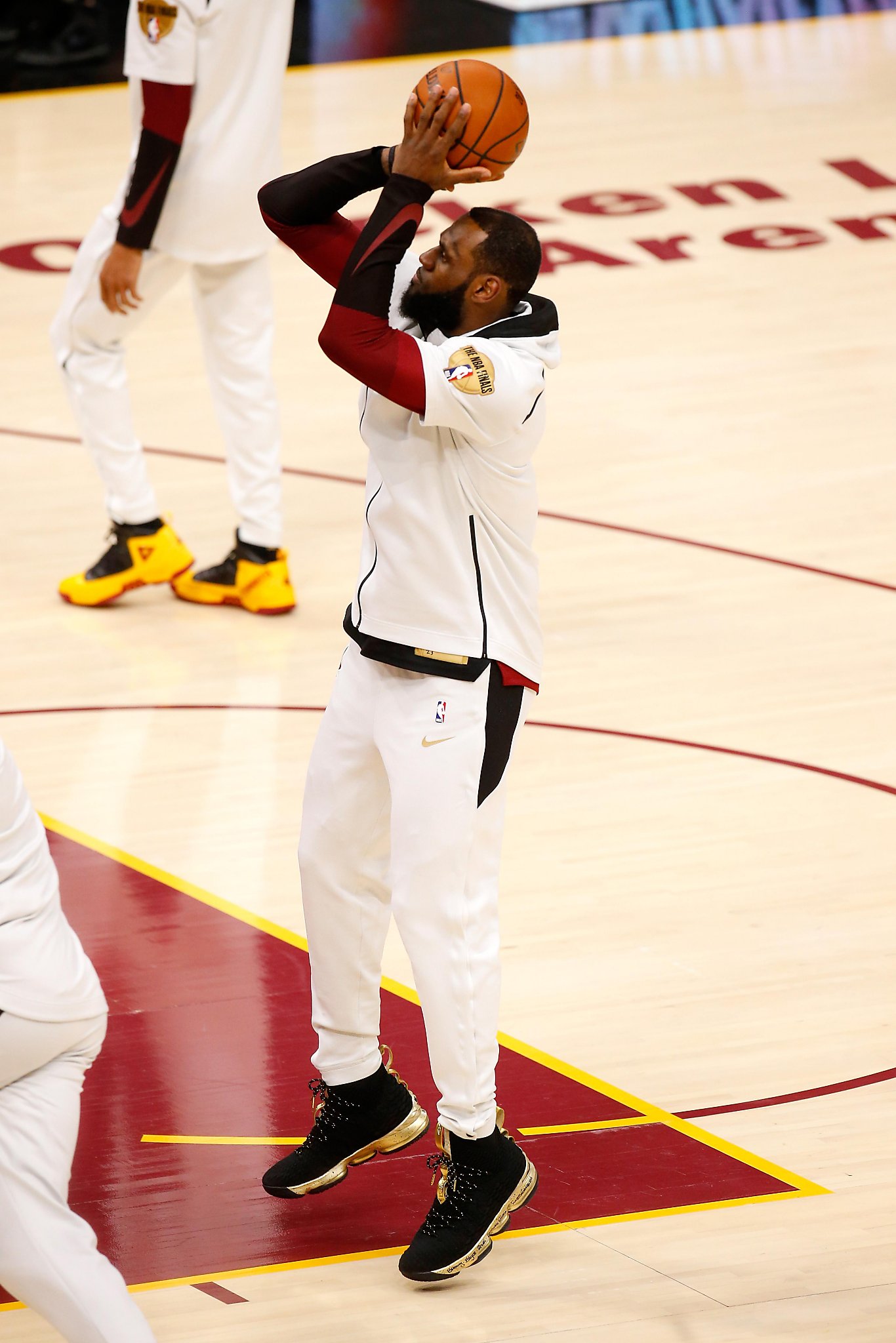 NBA Champ Nick Young got off plane shirtless, holding champagne bottle