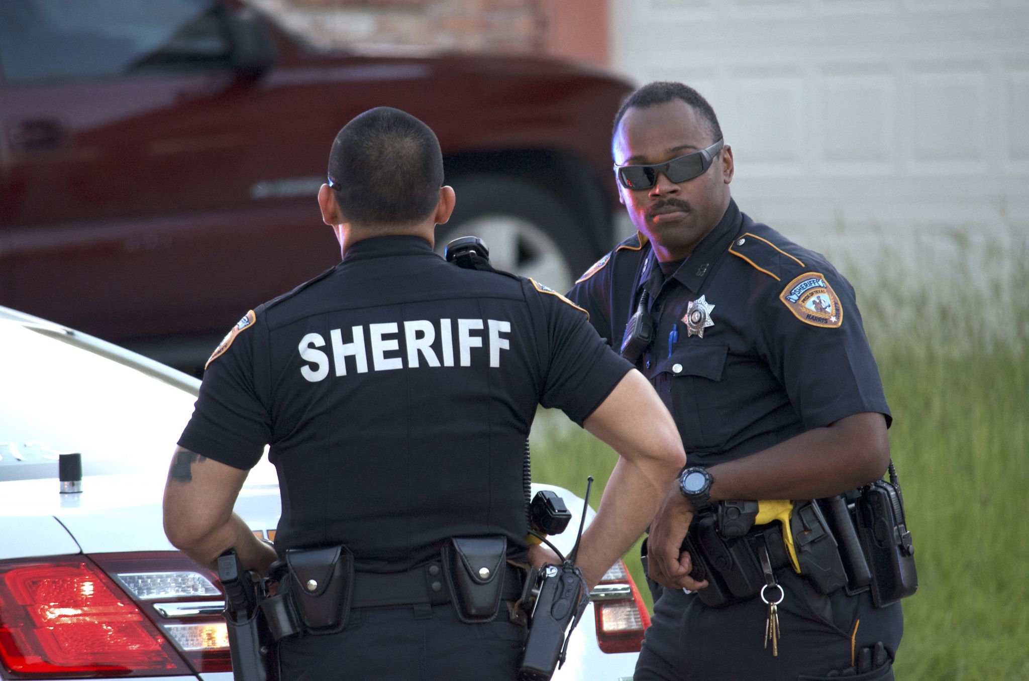 Harris County SWAT trying to talk Katy man out of house