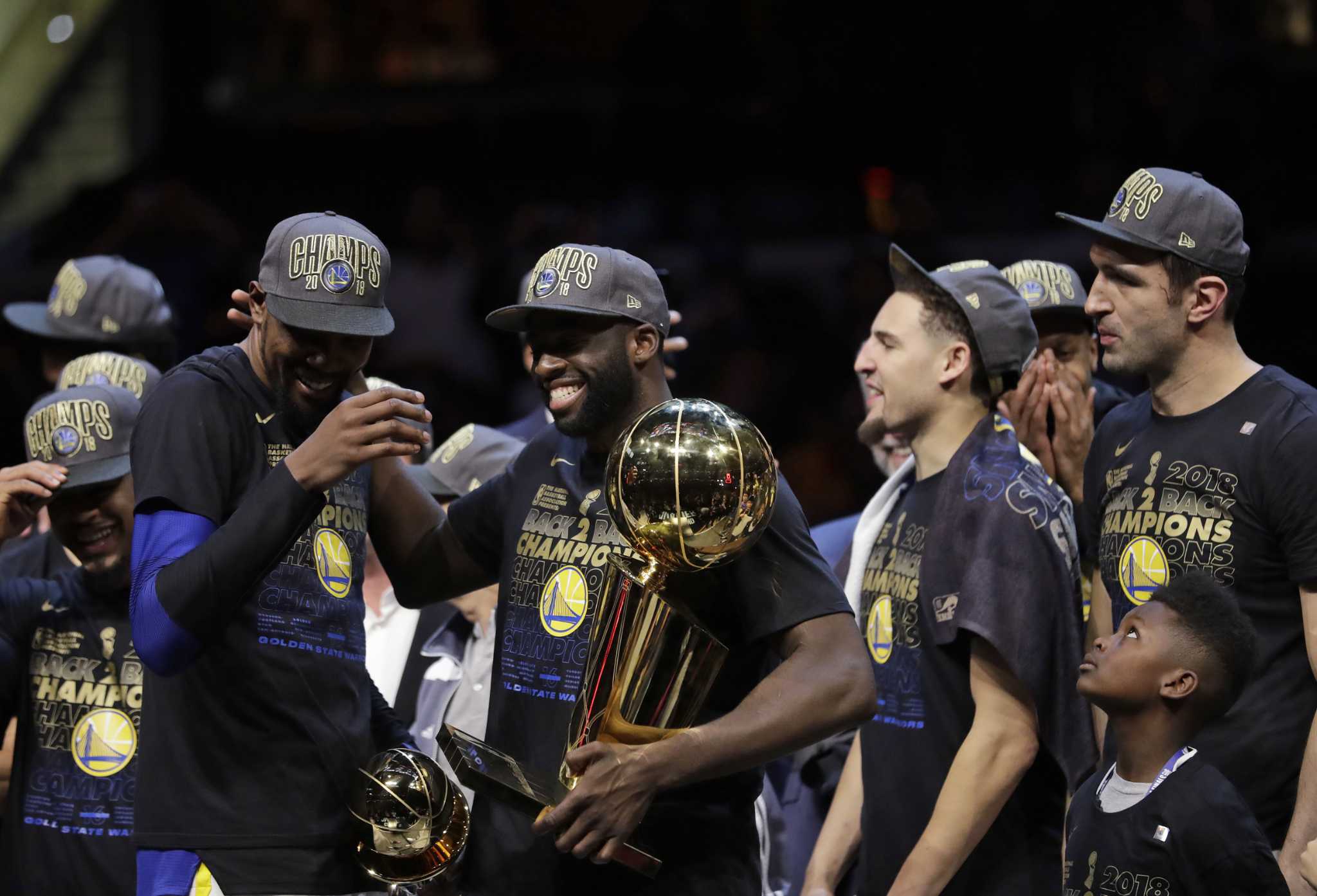 Bill Russell addresses what happened during Kevin Durant's NBA Finals MVP  ceremony