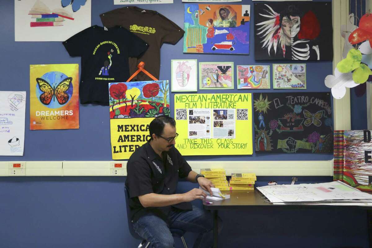 Andres Lopez’s Mexican-American literature course at Stevens High is the only one of its type in San Antonio high schools.