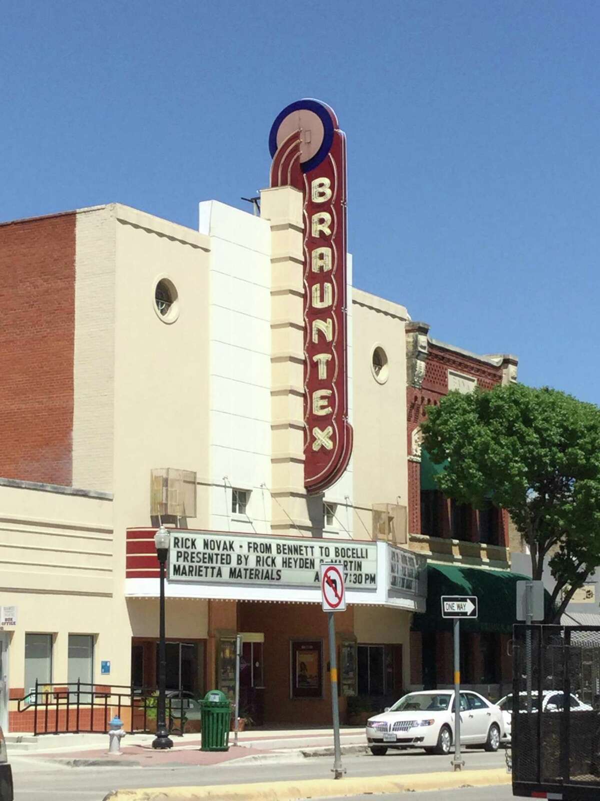 Crowds expected in downtown New Braunfels for final First Friday of summer