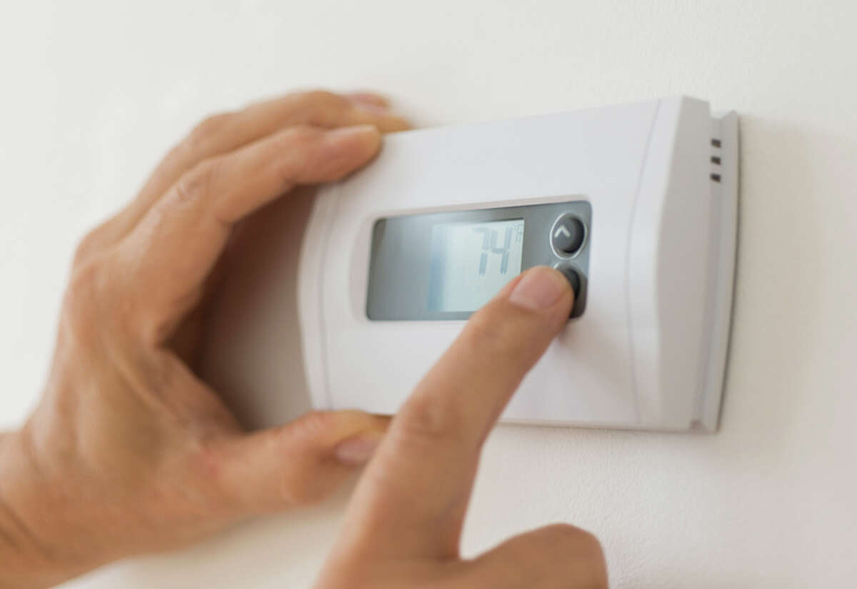 Faulty Thermostat Normally thermostats don’t wear out unless they are very, very old or have been damaged by a power surge. Sometimes it turns out to be faulty wiring, failing thermostat batteries or a tripped switch