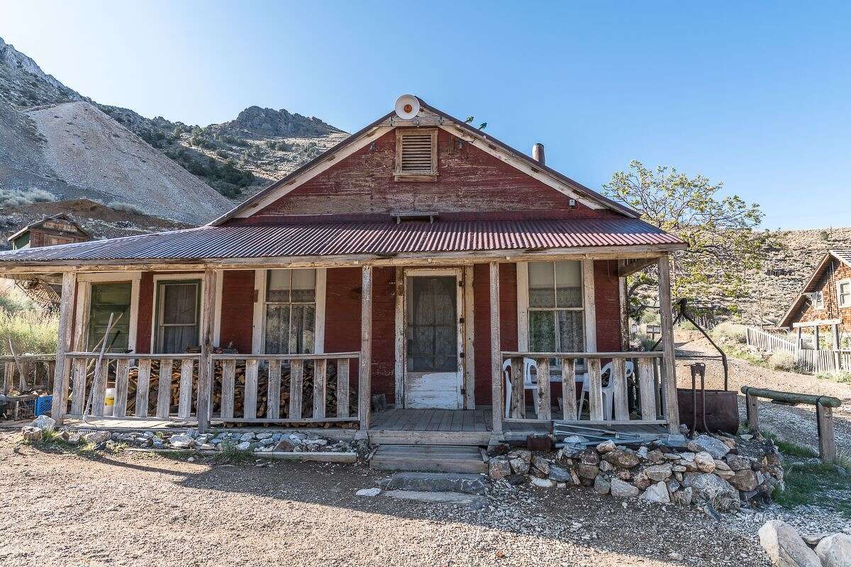 Entire California ghost town for sale for just under 1 million