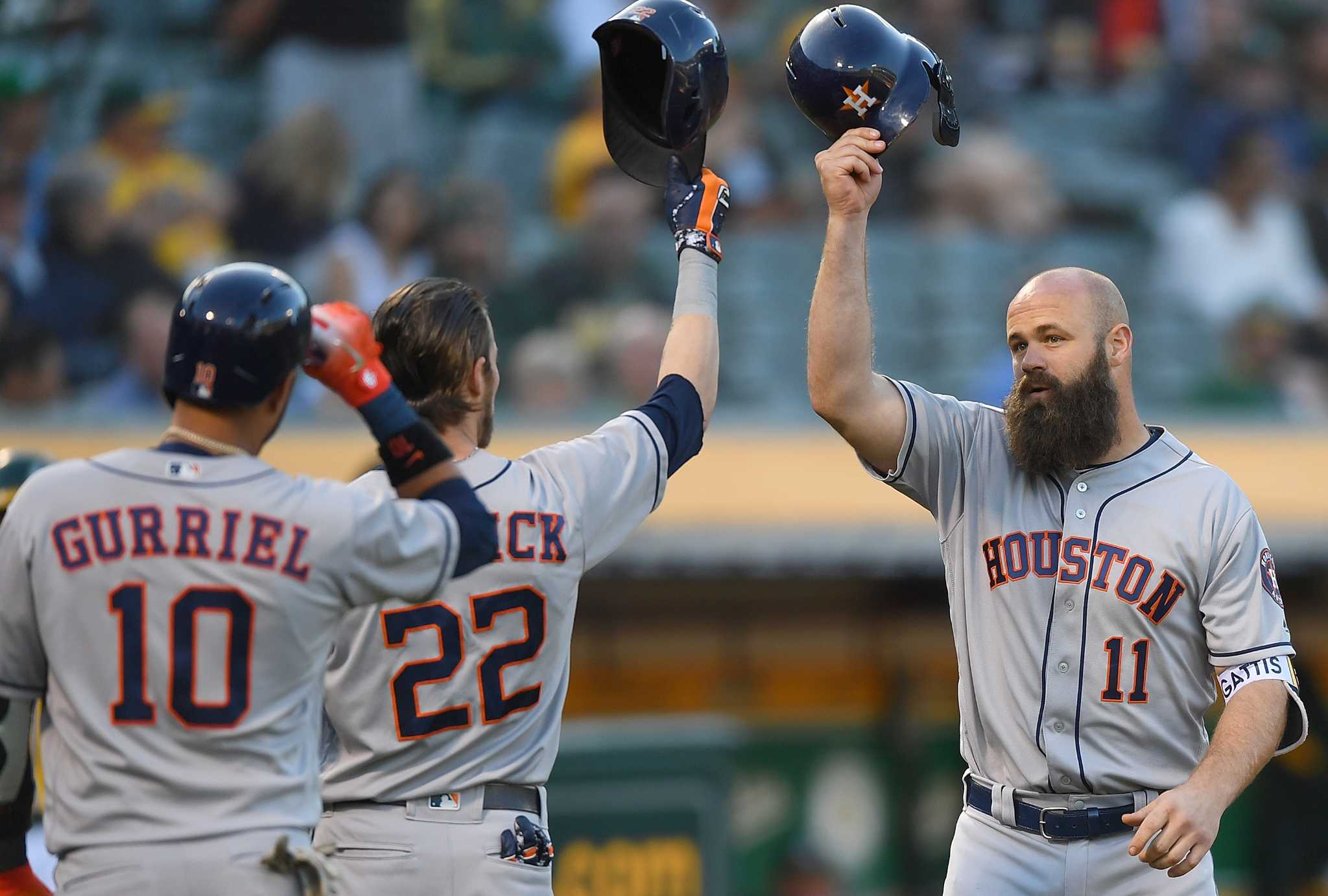 Astros' Evan Gattis suffers minor injury against Oakland