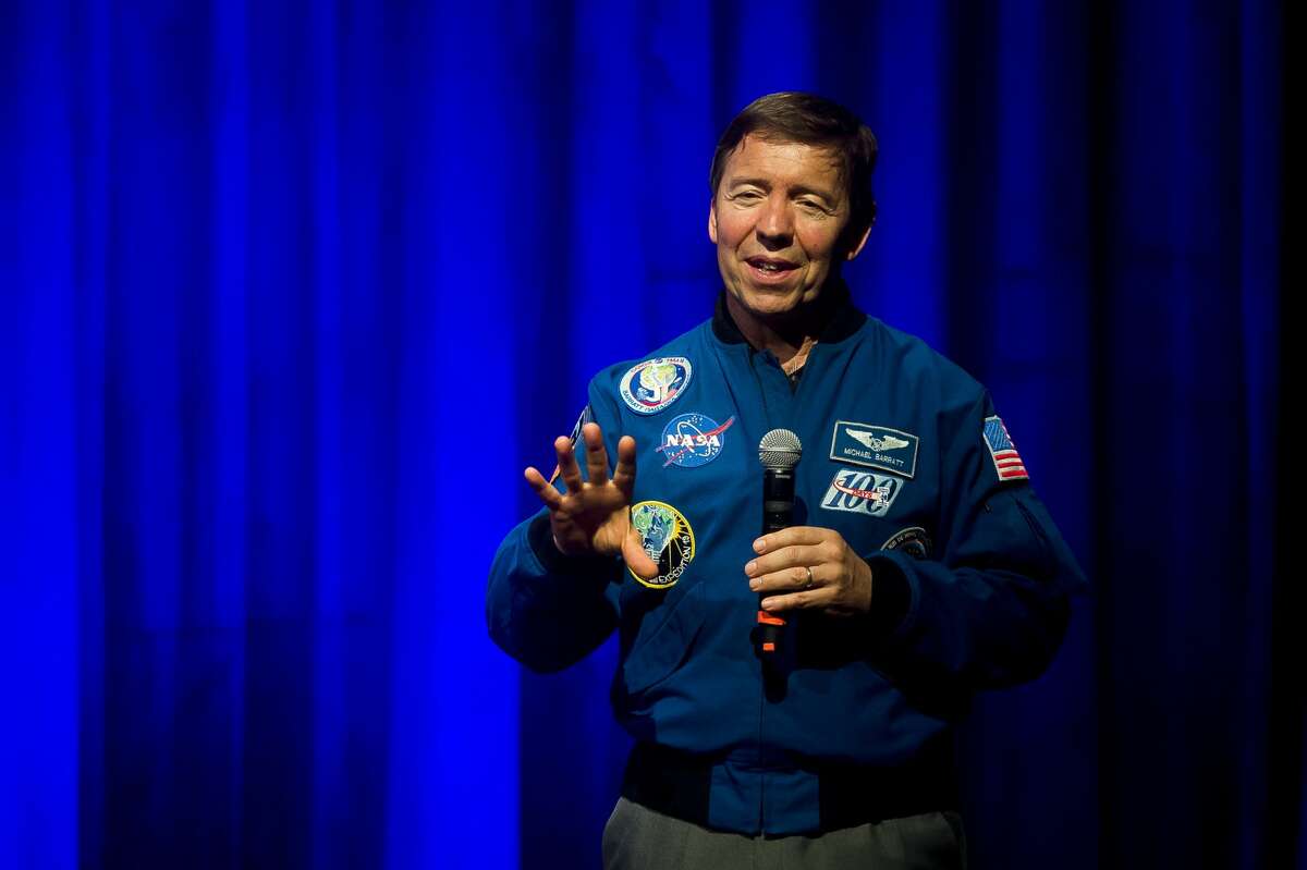 NASA astronaut Michael Barratt speaks to Central Park Elementary