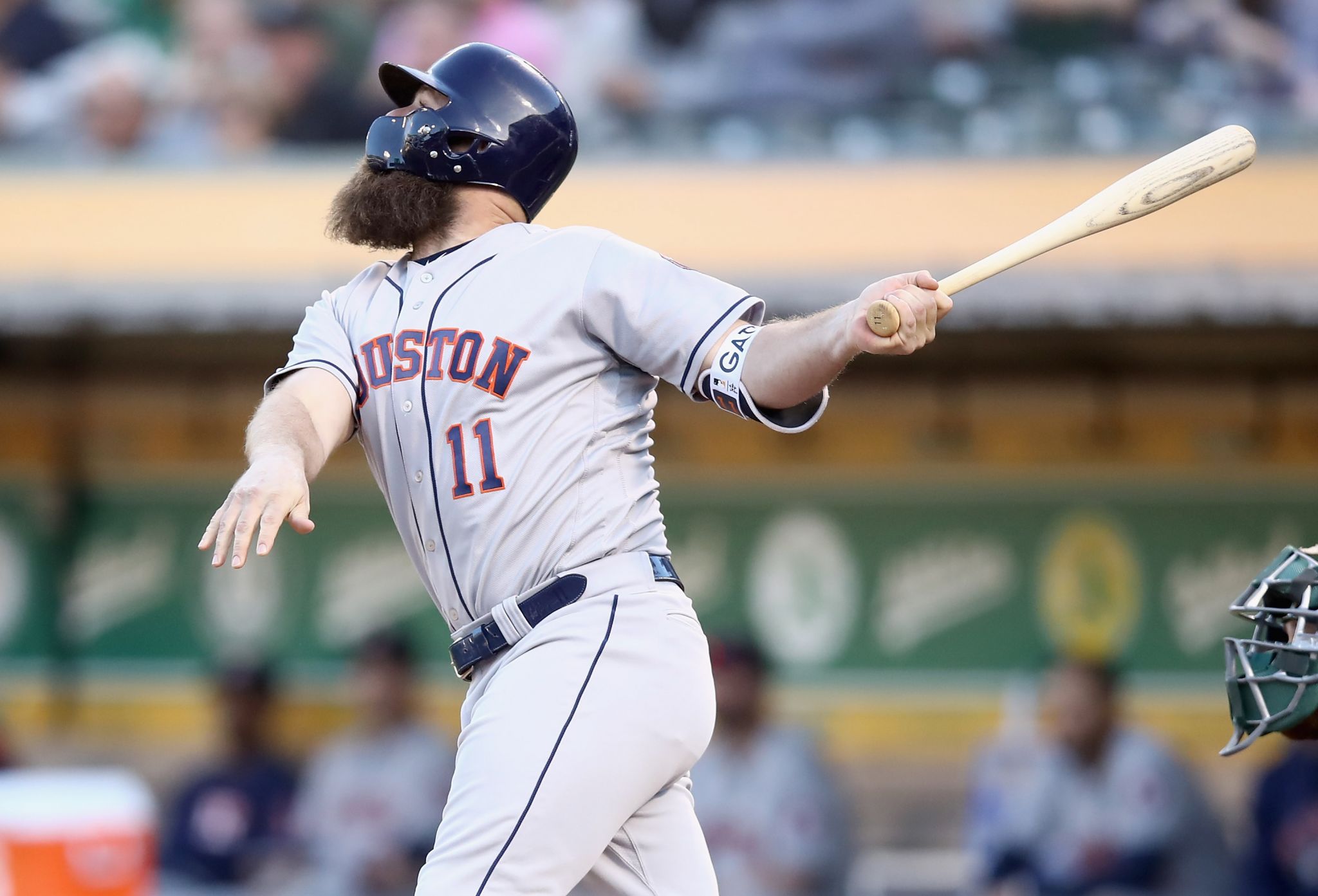 Evan Gattis flies out to right fielder Mitch Haniger., 08/11/2018