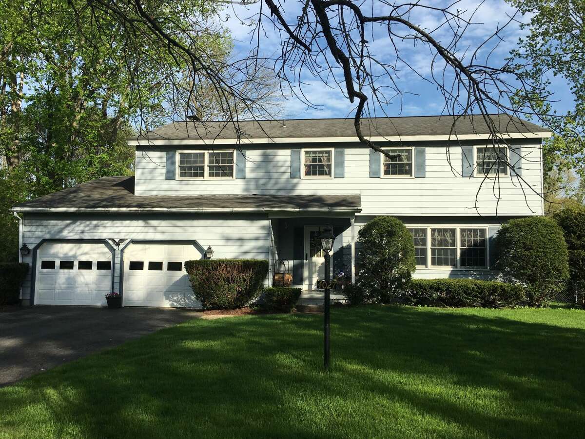 House of the Week: 4027 Buckingham Drive, Schenectady | Realtor: Johanna Clarke with Venture Realty Partners | Discuss: Talk about this house
