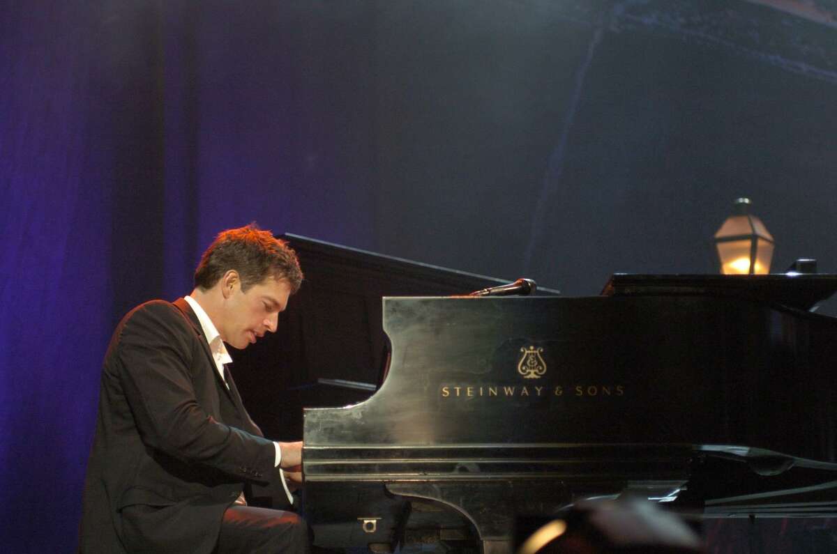 Harry Connick Jr. (image from harryconnickjr.com)