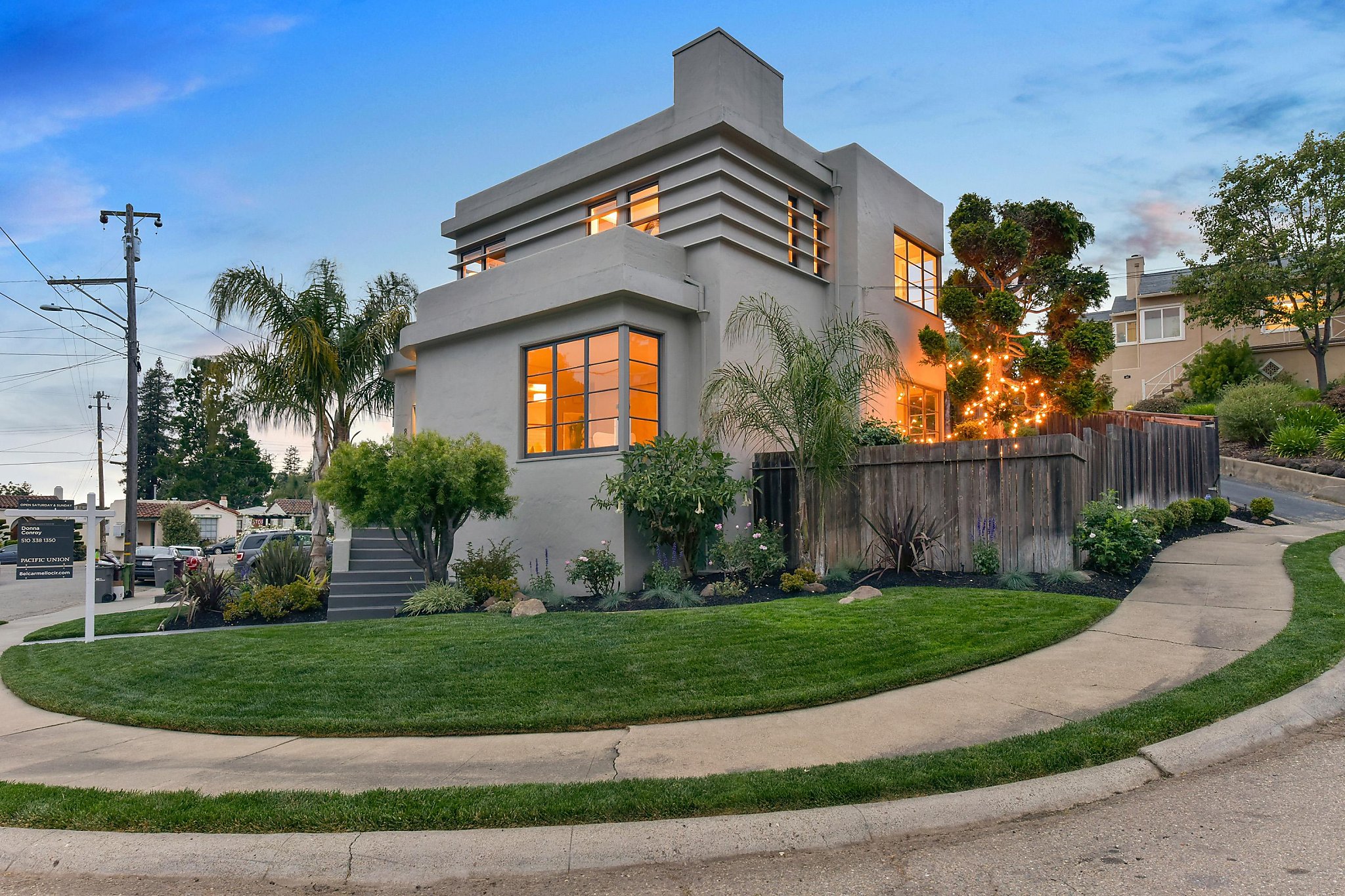 Art Deco Home Built In 1938 Open Sunday In Oakland