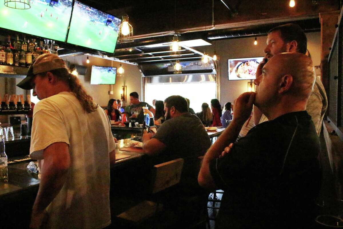 No Team Usa No Problem For Local Sports Bars Airing World Cup