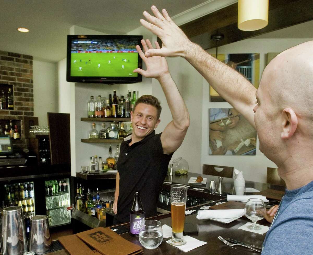 No Team Usa No Problem For Local Sports Bars Airing World Cup