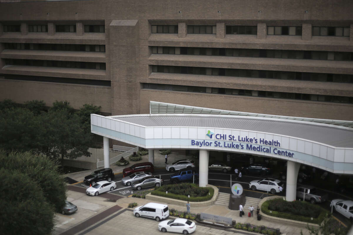 Baylor St. Luke's Medical Center has resumed its heart transplant program after a two-week review following an investigative story by The Houston Chronicle and ProPublica on Friday, June 15, 2018 in Houston.