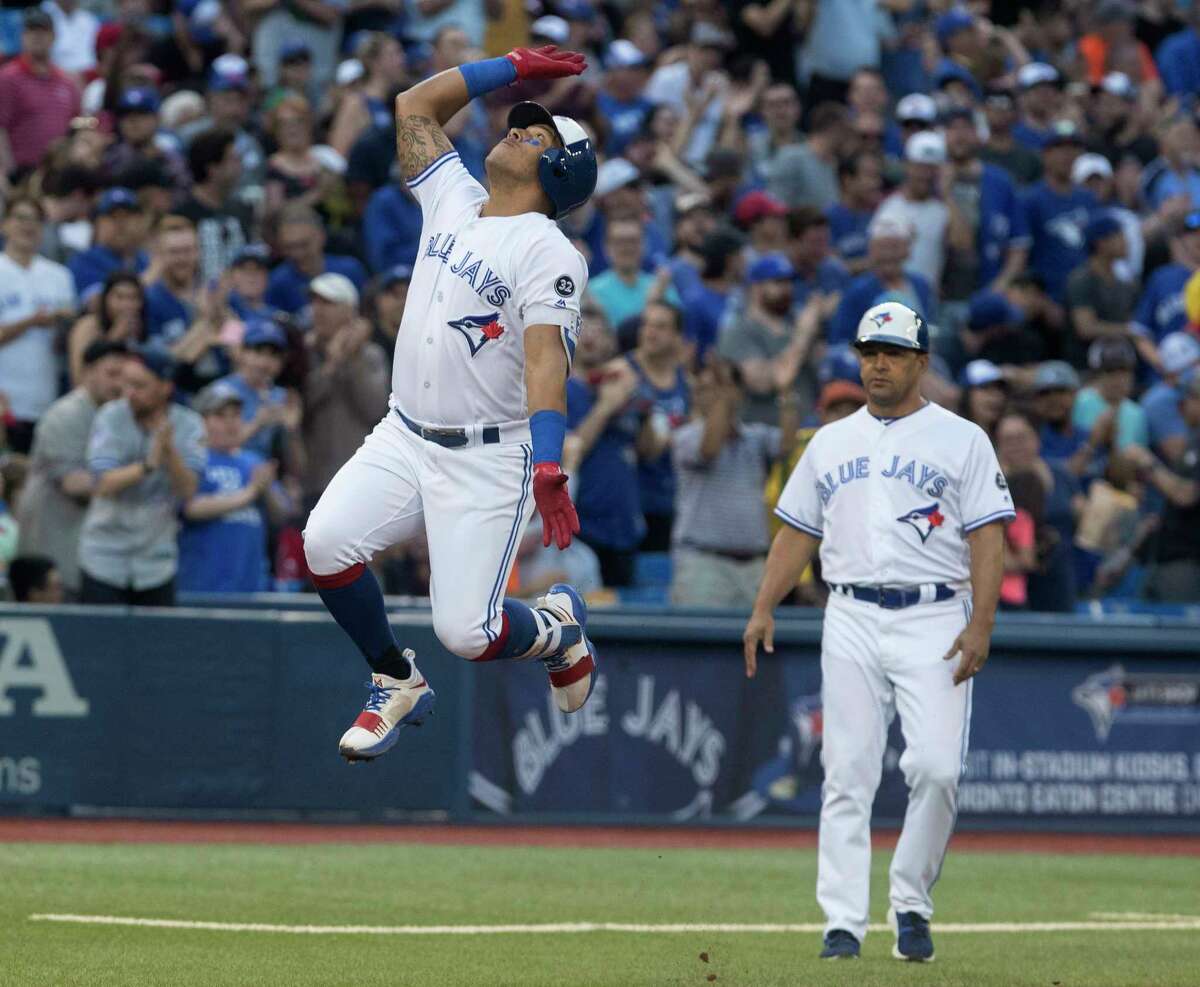 Justin Smoak helps Blue Jays beat Tigers