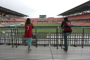 Houstonians cheer Mexico to World Cup win