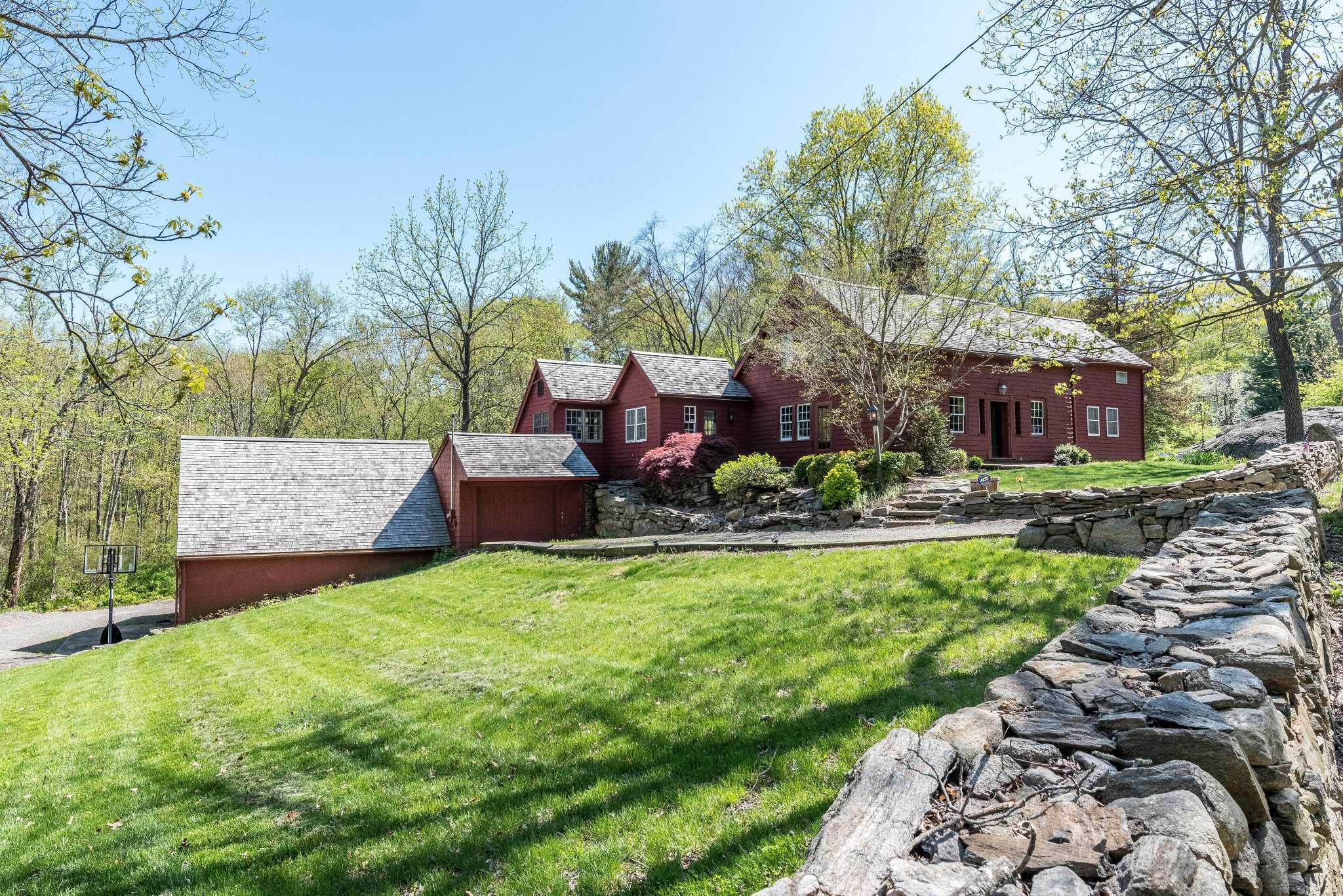 On the Market / 300yearold Weston house was part of Underground