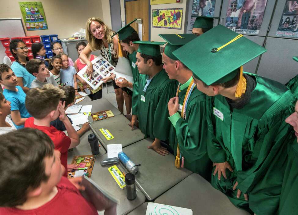 Photos Shen High holds first 'Graduate Walkthrough' at elementary schools