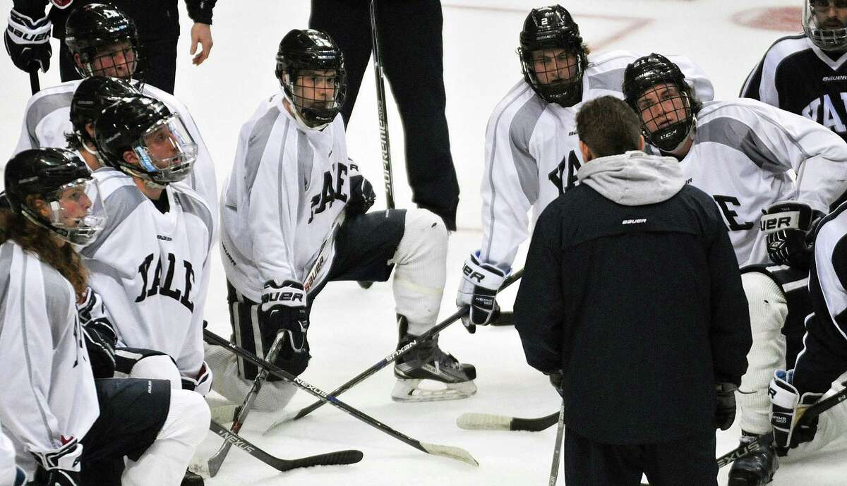 Yale hockey coaches have high expectations for freshmen