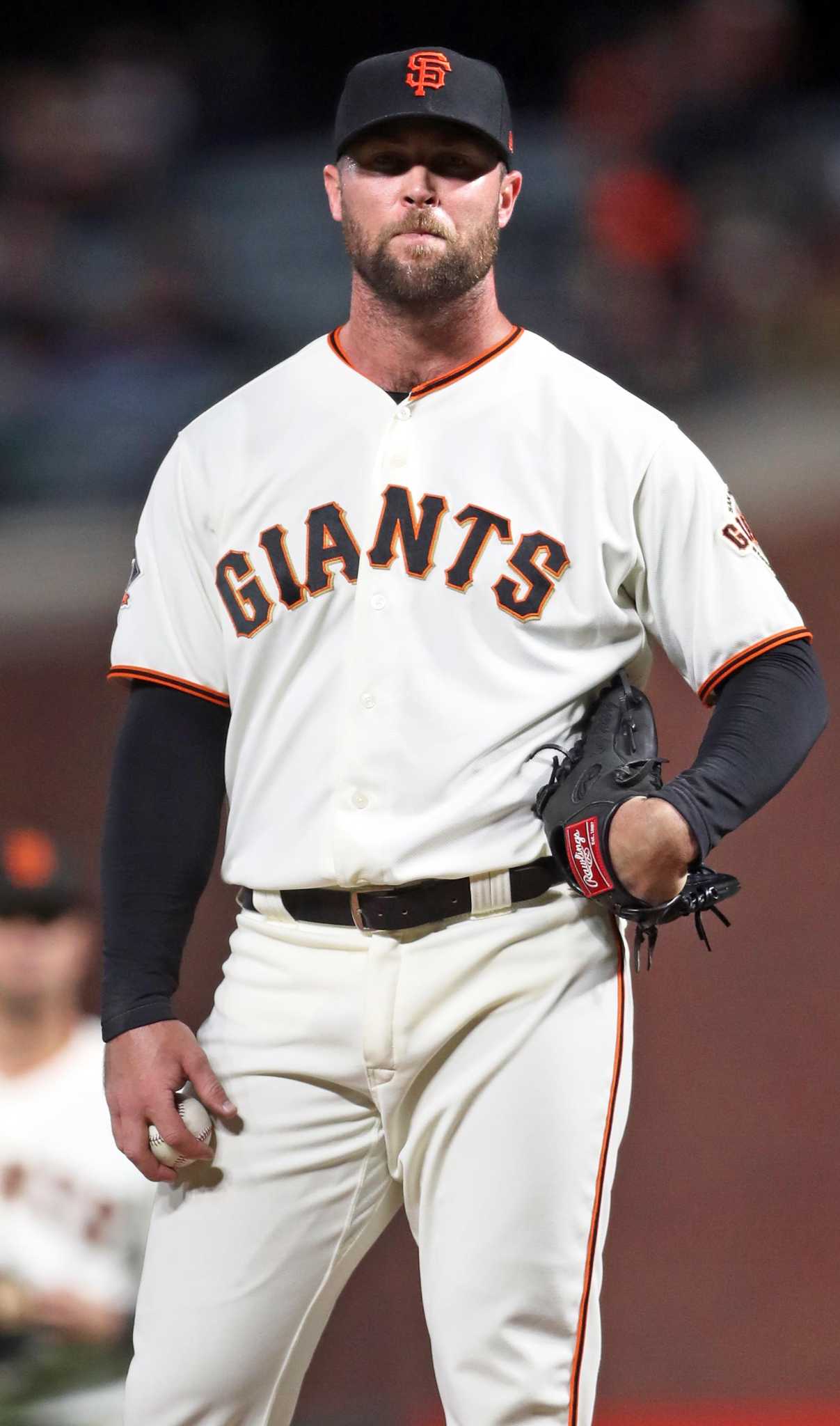 San Francisco Giants shortstop Brandon Crawford shared sweet moment on  field with daughter after World Series win - ABC7 San Francisco