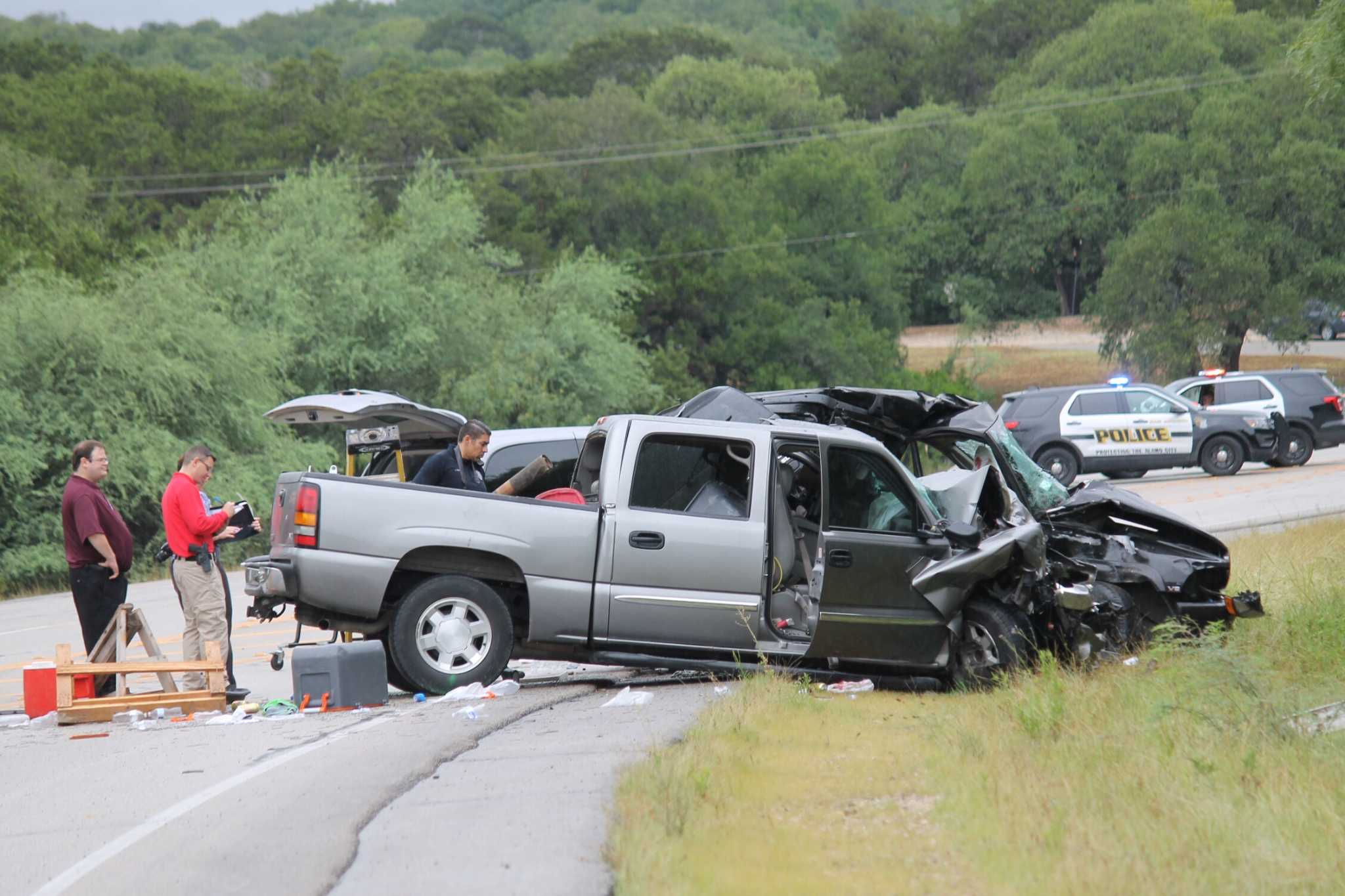 2 dead, 2 critically injured in wreck on far Northeast Side