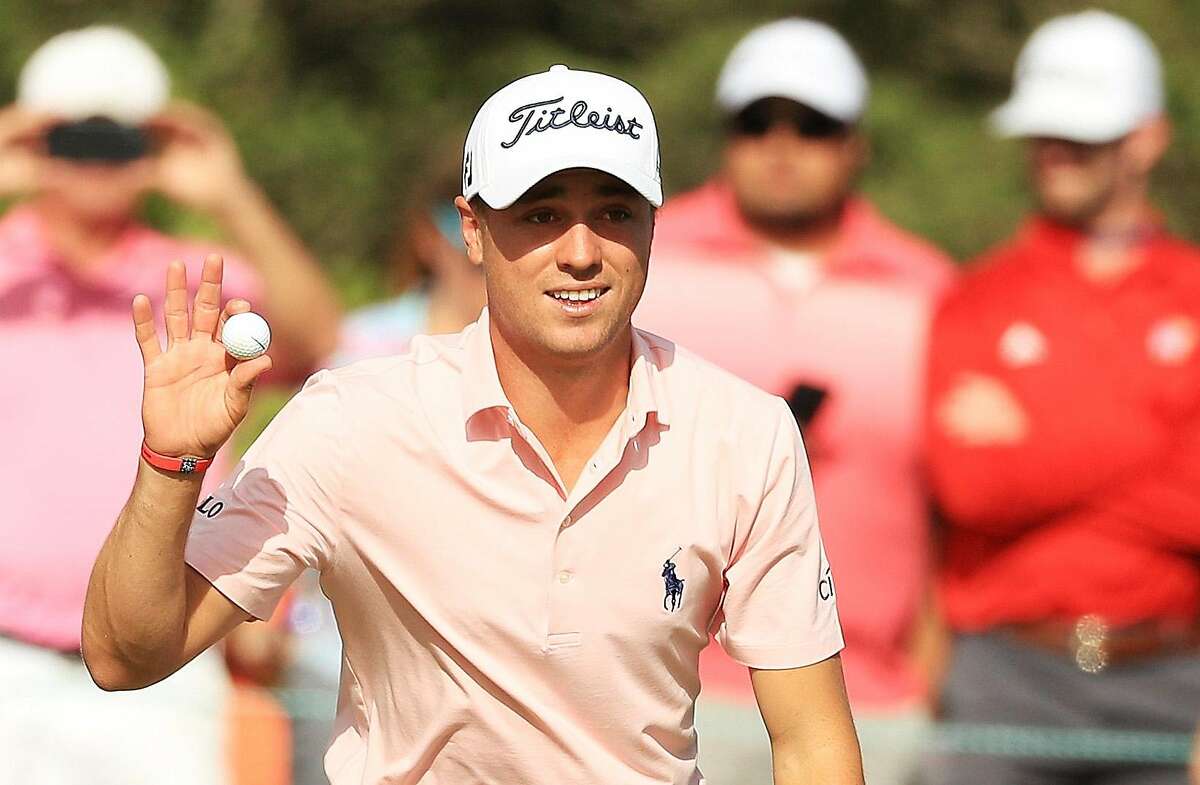 SOUTHAMPTON, NY - JUNE 14: Justin Thomas of the United States waves after making a birdie on the 14th green during the first round of the 2018 U.S. Open at Shinnecock Hills Golf Club on June 14, 2018 in Southampton, New York. (Photo by Mike Ehrmann/Getty Images)